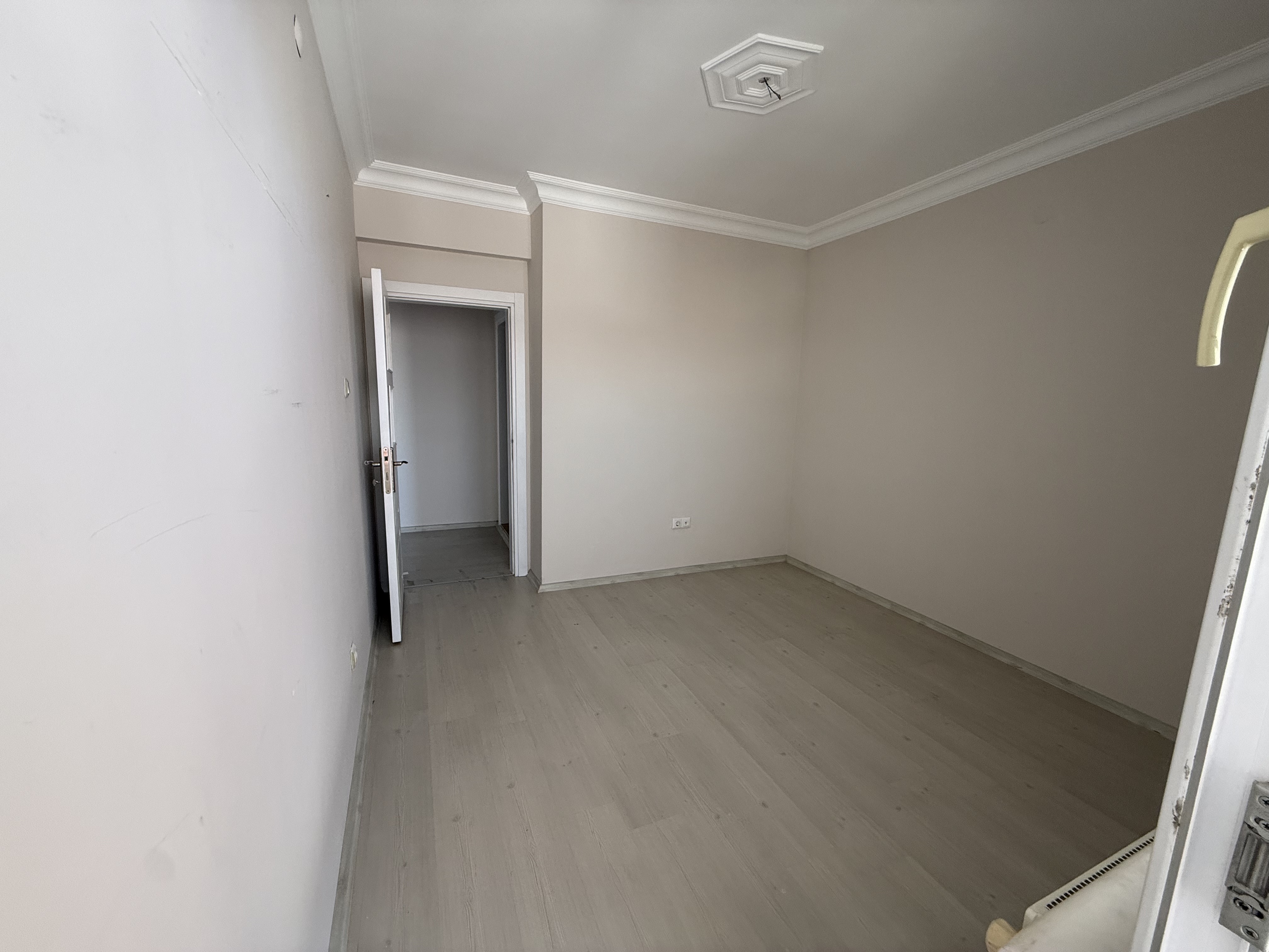 D.EVLERİ TRAMVAYA 350 M DENİZ MANZARALI MERKEZİ KONUM