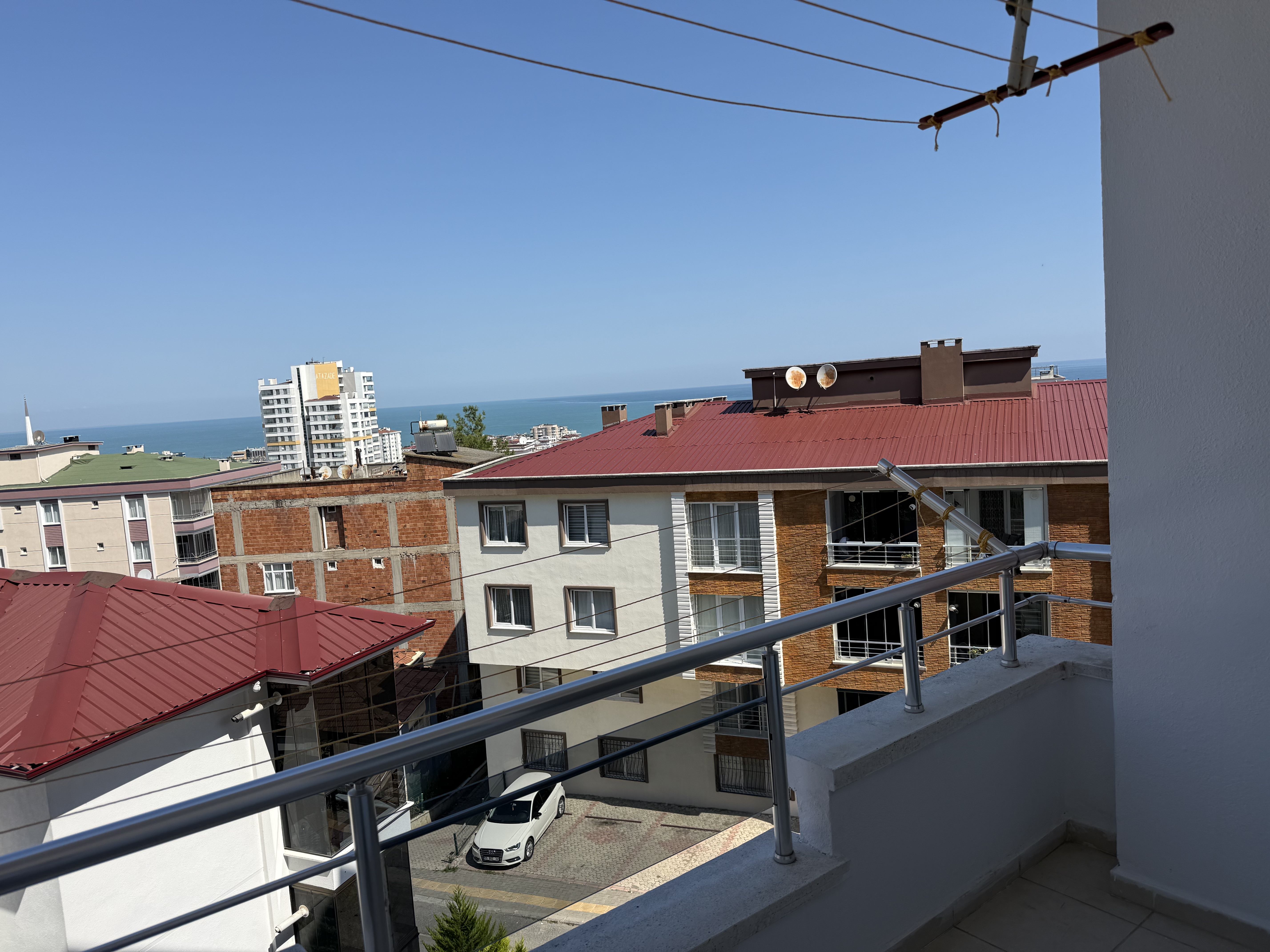 D.EVLERİ TRAMVAYA 350 M DENİZ MANZARALI MERKEZİ KONUM