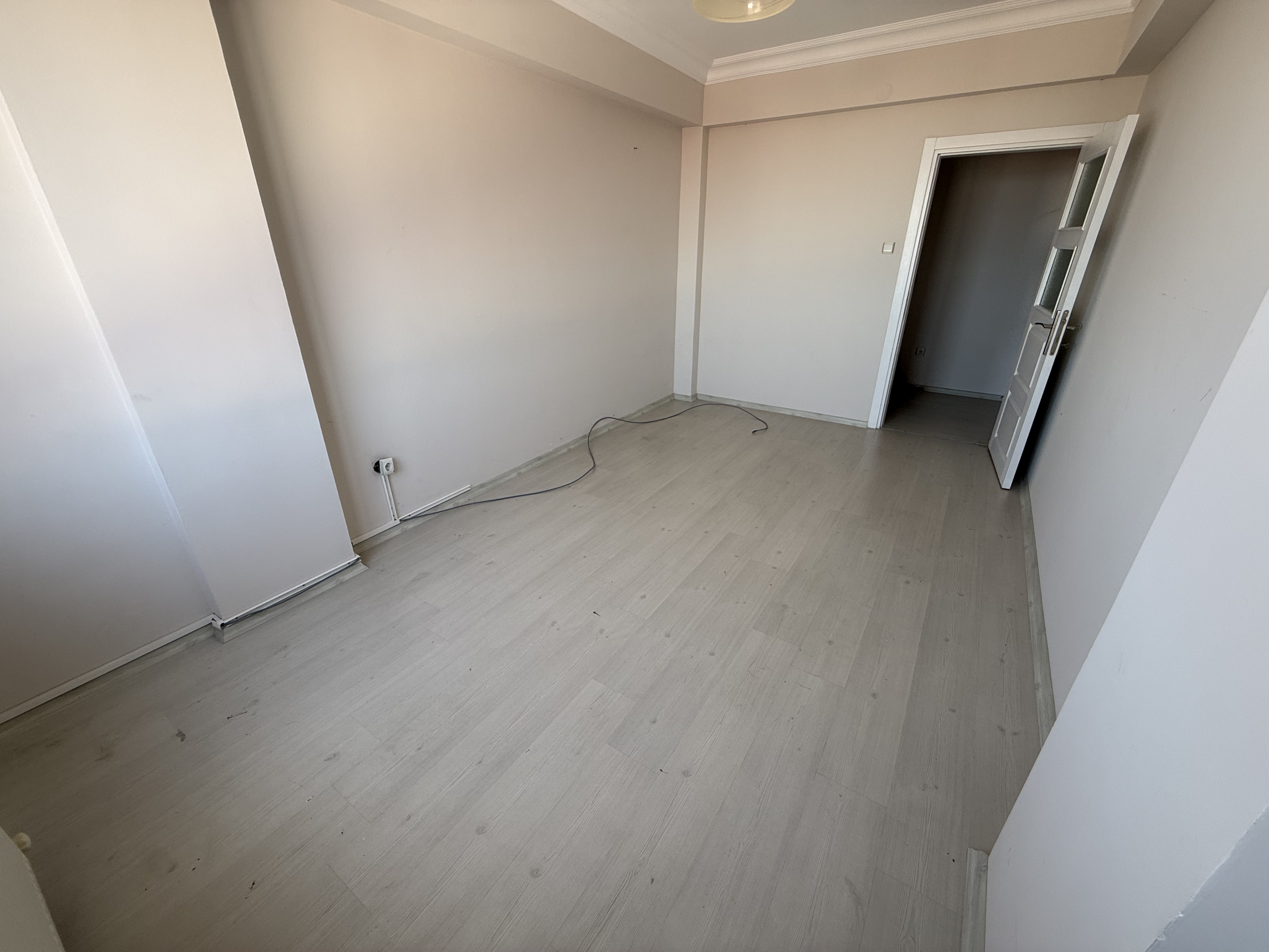 D.EVLERİ TRAMVAYA 350 M DENİZ MANZARALI MERKEZİ KONUM