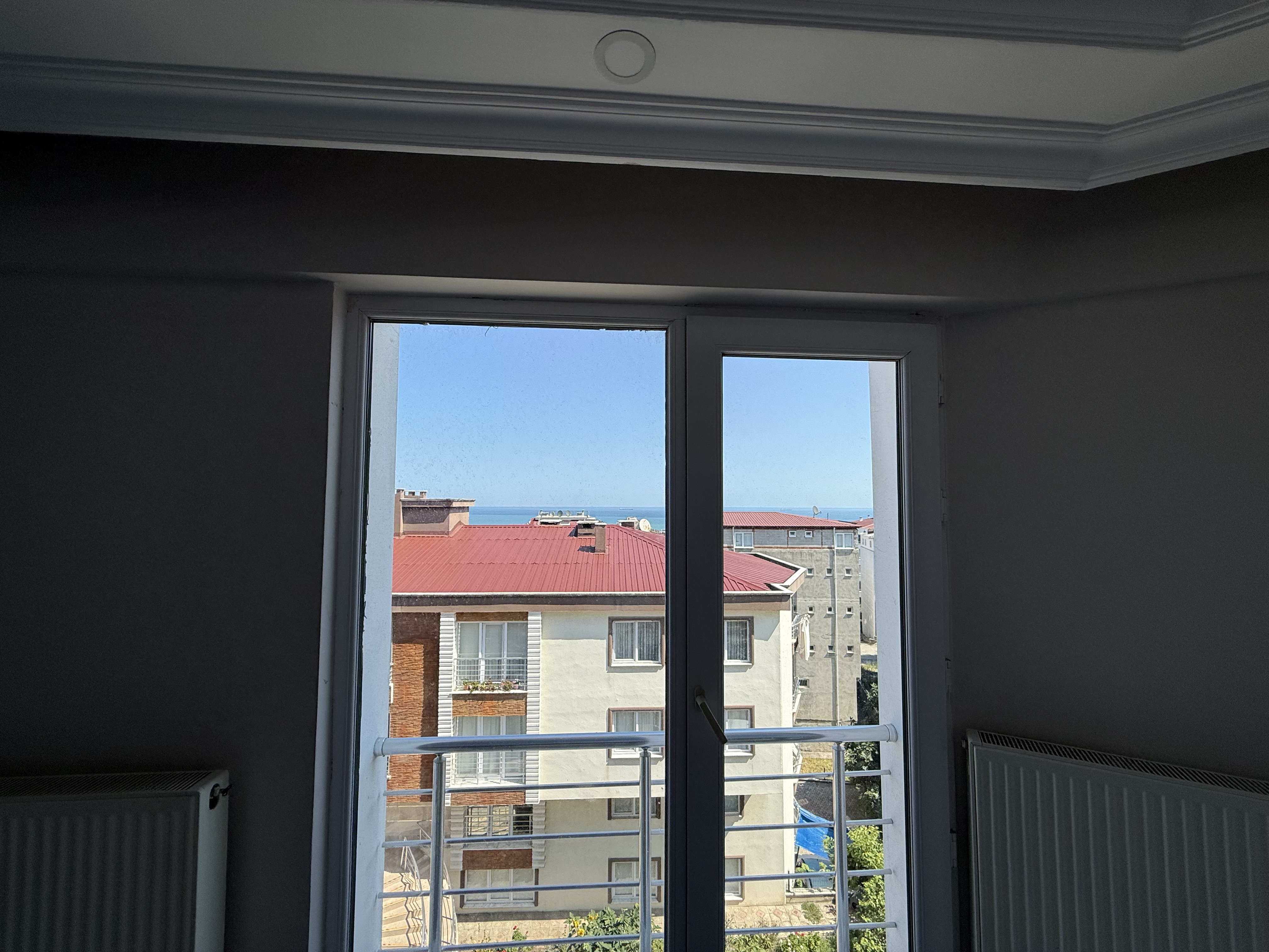 D.EVLERİ TRAMVAYA 350 M DENİZ MANZARALI MERKEZİ KONUM