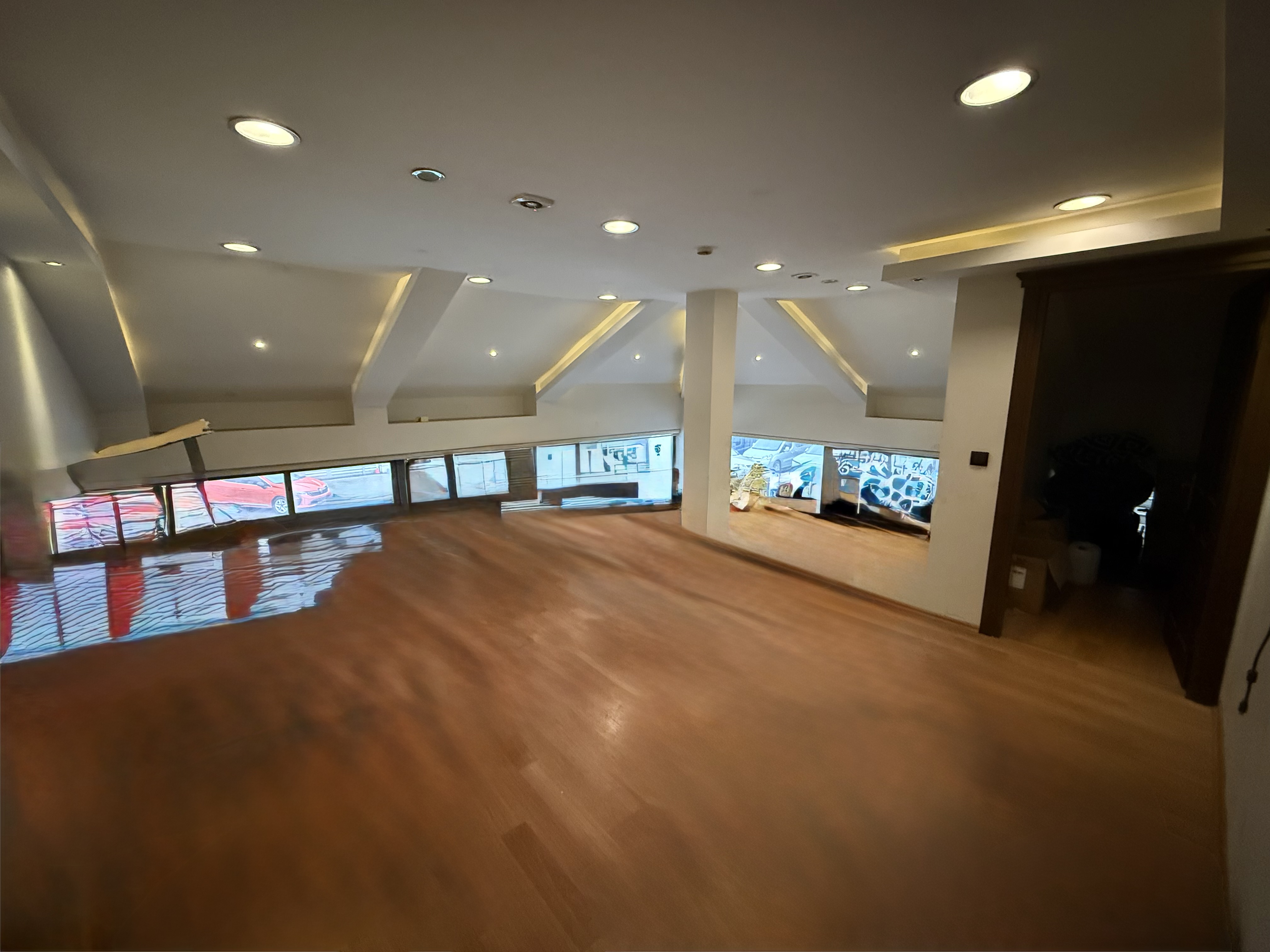 OTO GALERİCİLER SİTESİNDE SATILIK DÜKKAN