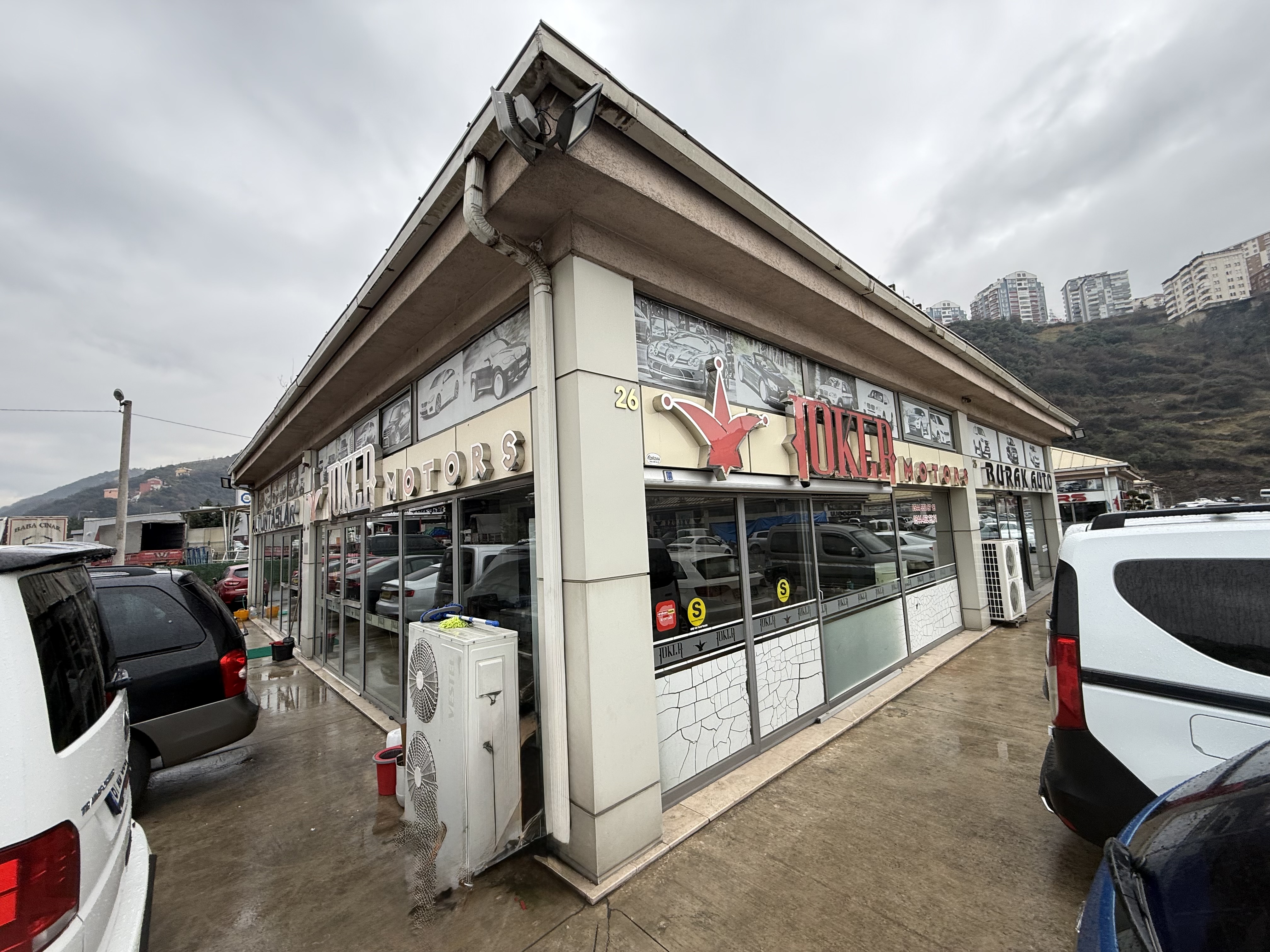 OTO GALERİCİLER SİTESİNDE SATILIK DÜKKAN