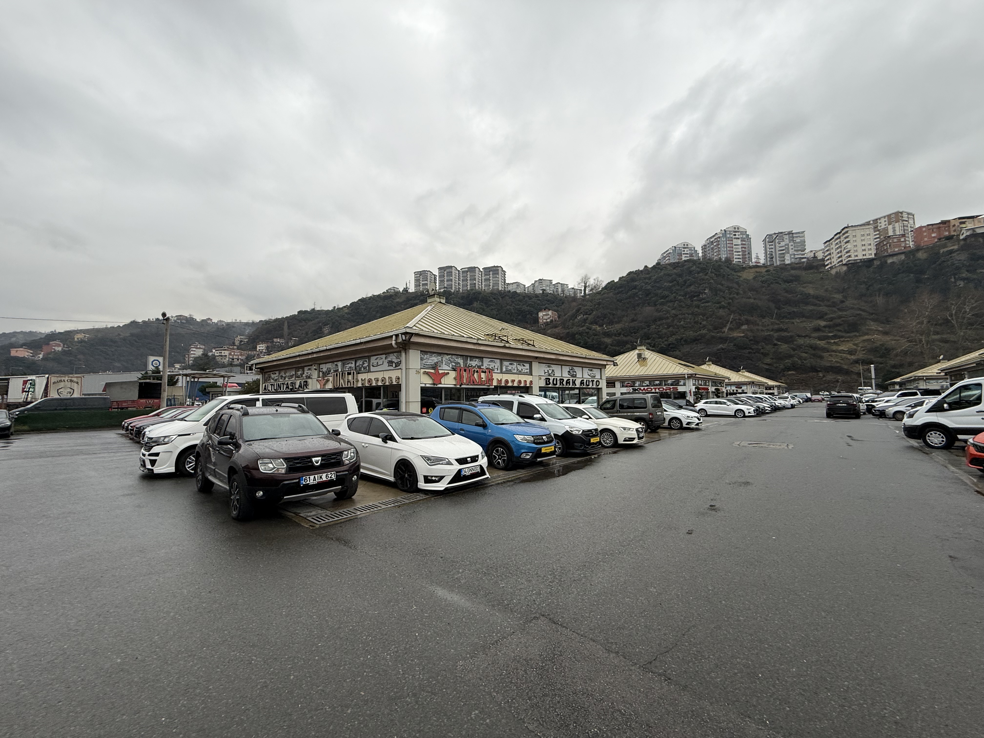 OTO GALERİCİLER SİTESİNDE SATILIK DÜKKAN