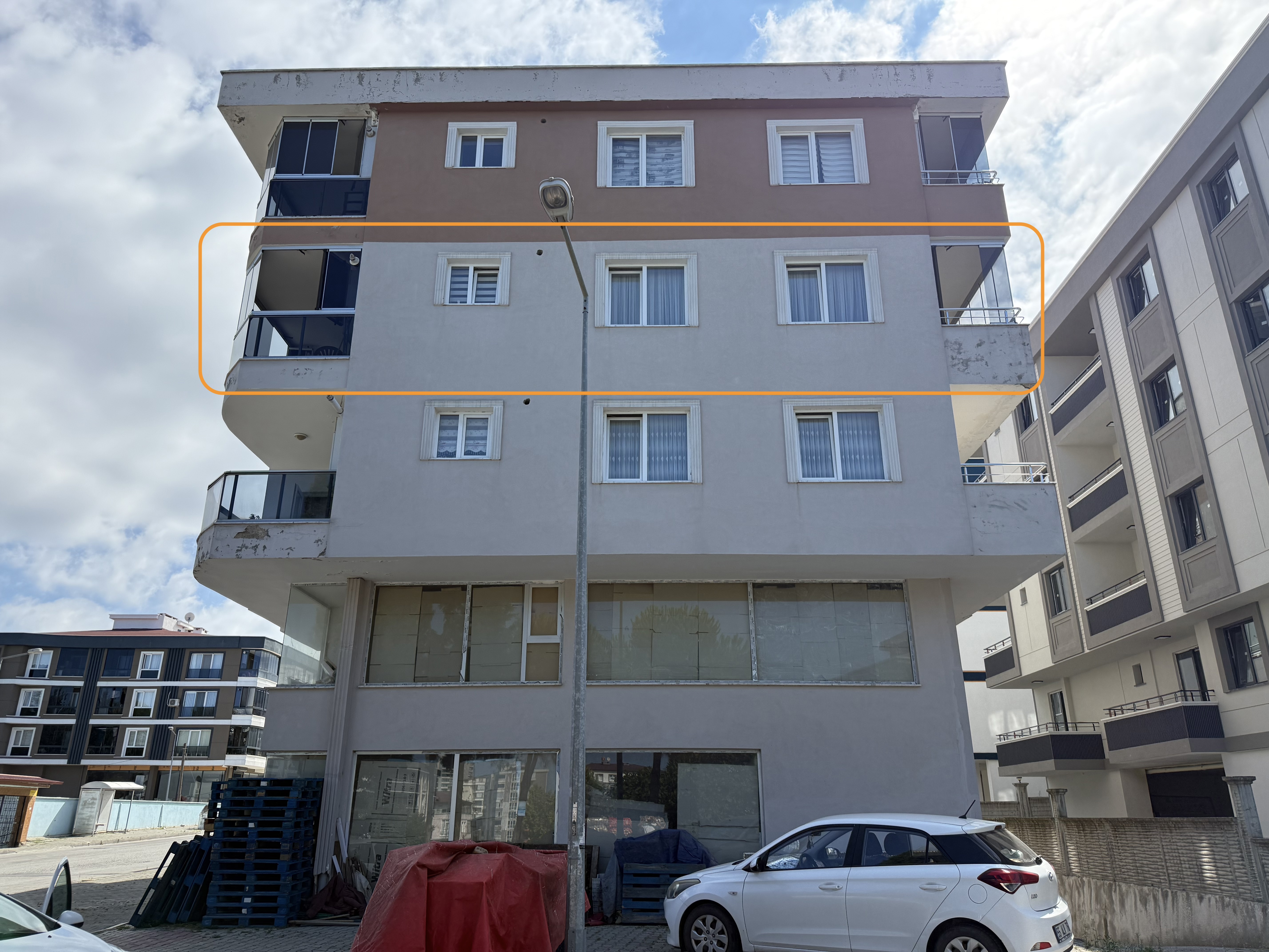 IHLAMUR KAFEYE 400 M CADDEYE CEPHE 3+1 DAİRE