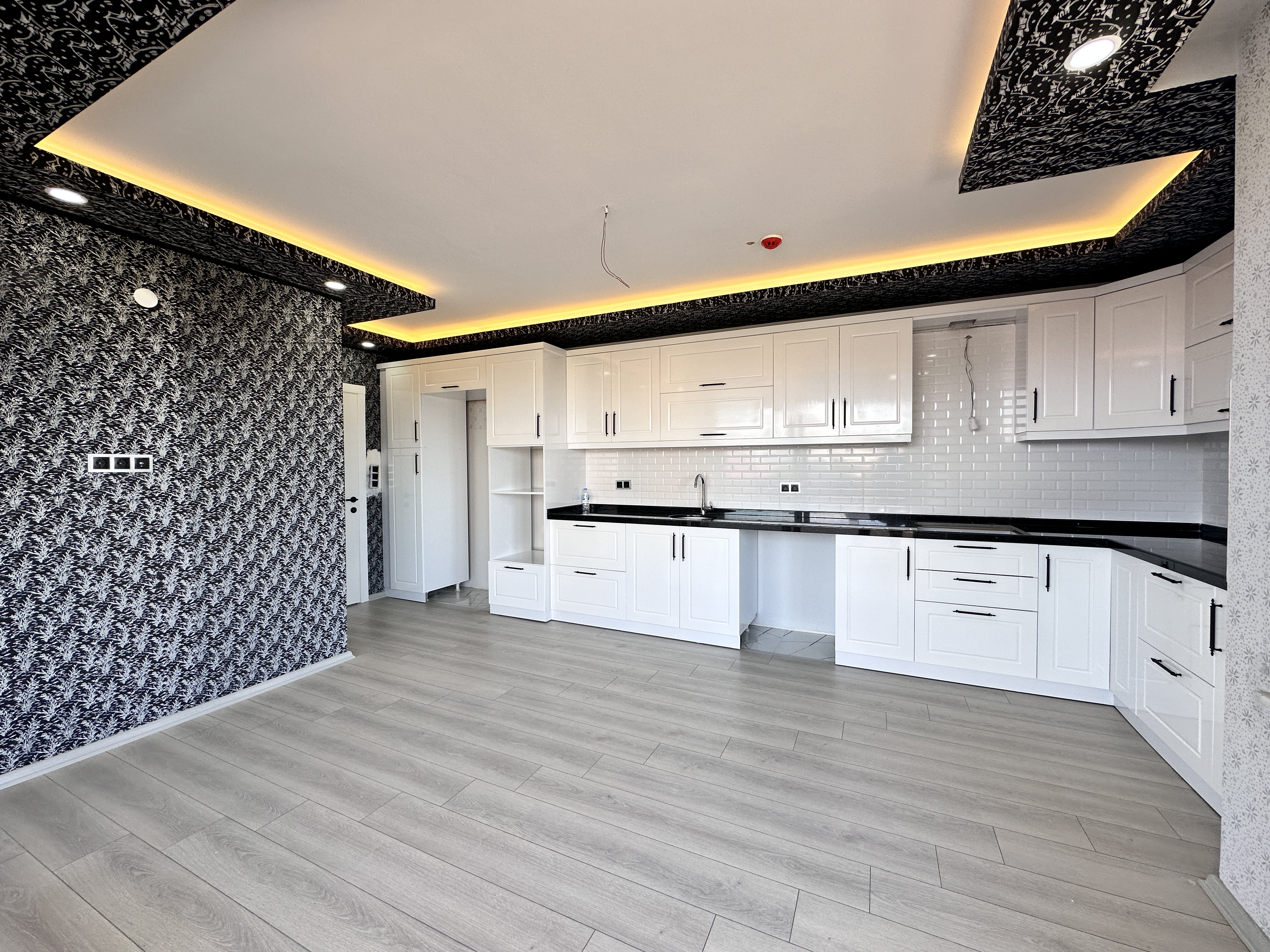 MABEL GAYRİMENKUL-GÜZELYALI.MH DENİZ MANZARALI LUKS DAİRE