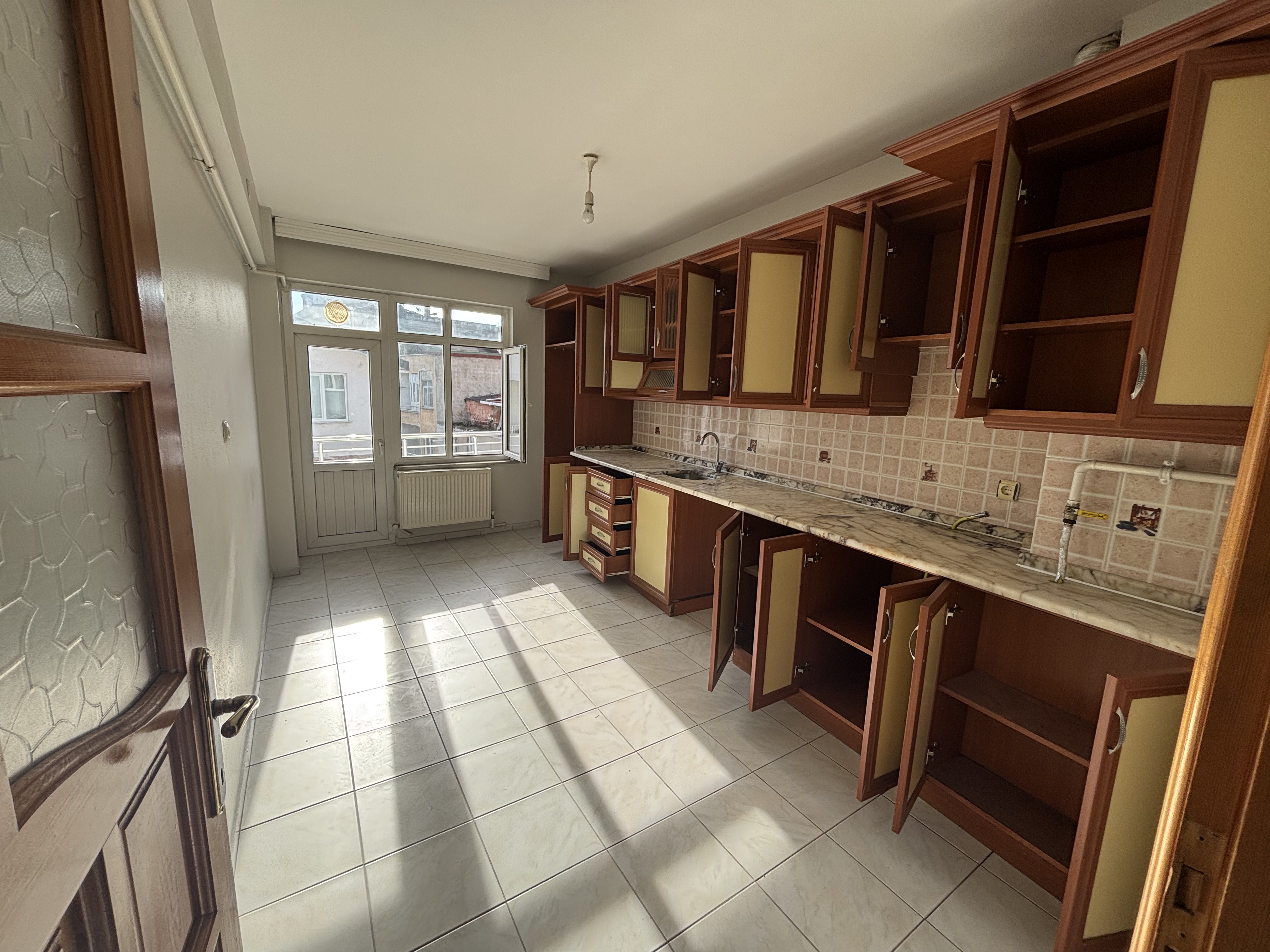 BUCAK -HASTANE YOKUŞU-KİRALIK