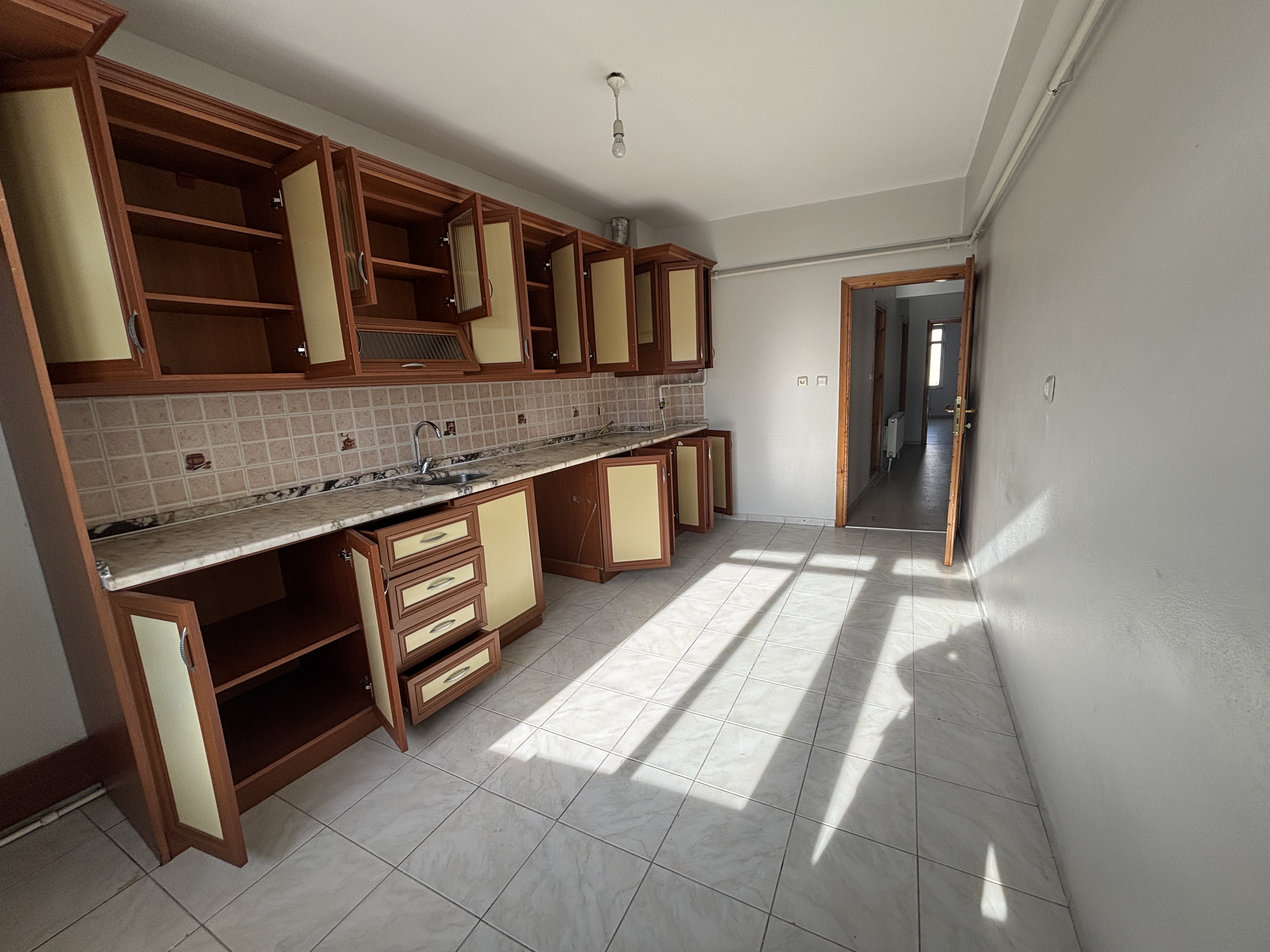 BUCAK -HASTANE YOKUŞU-KİRALIK