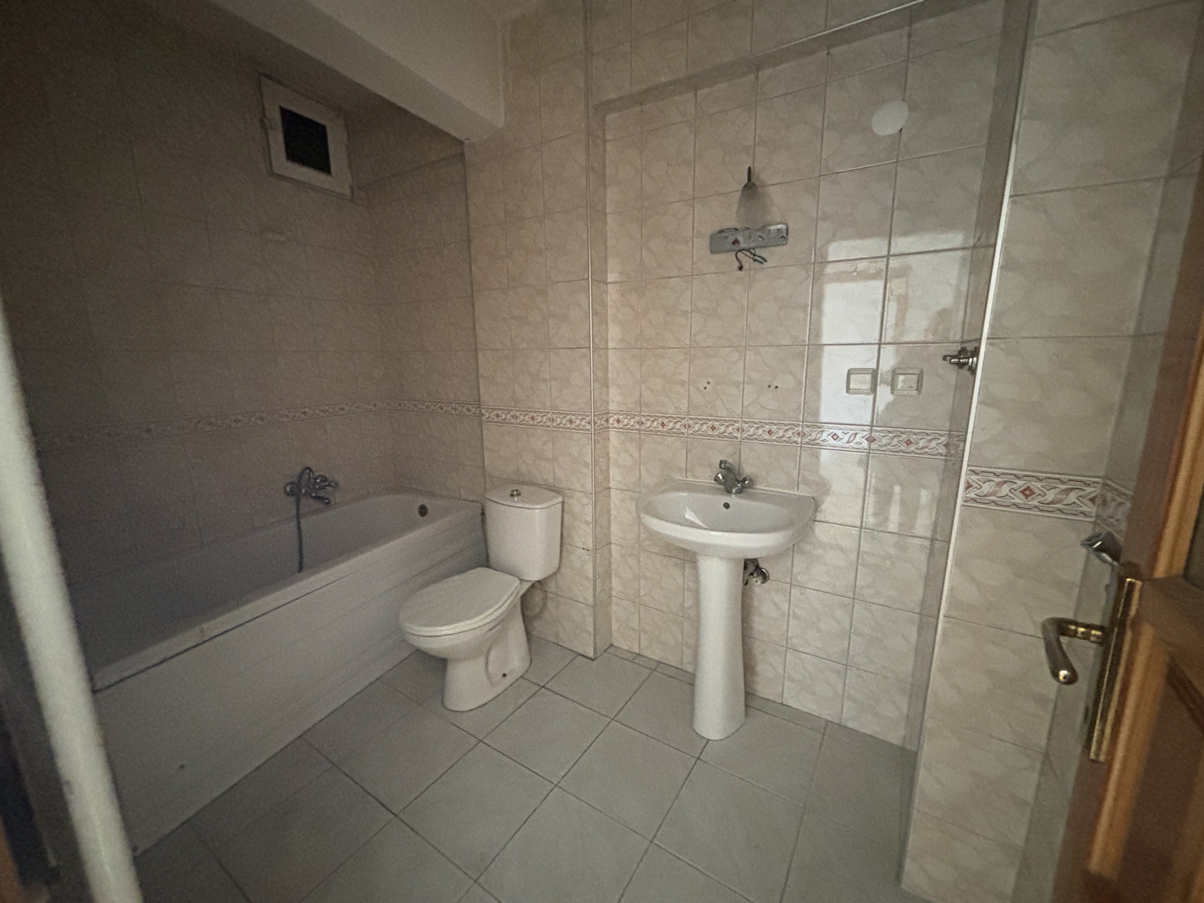 BUCAK -HASTANE YOKUŞU-KİRALIK