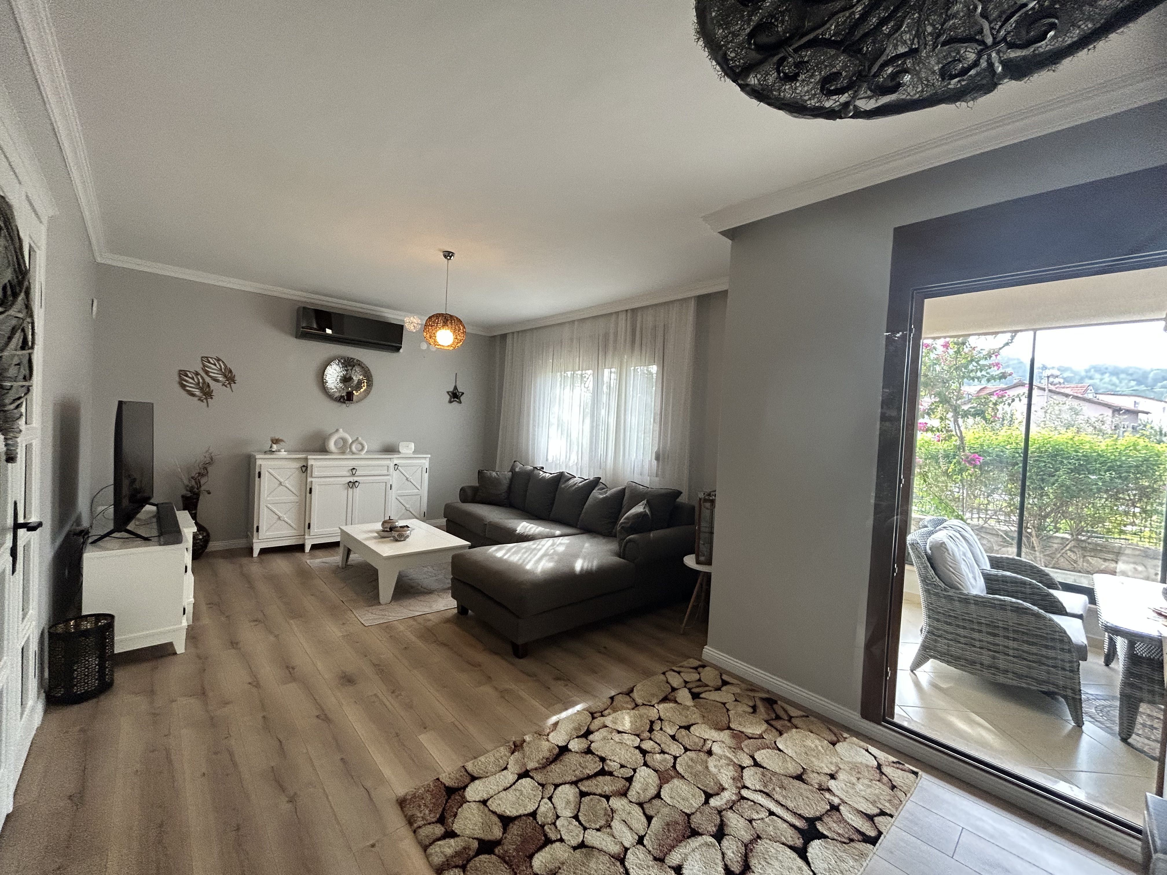 MARMARİS CAMİAVLUNDA SATILIK 5+1 TRİBLEKS HAVUZLU VİLLA