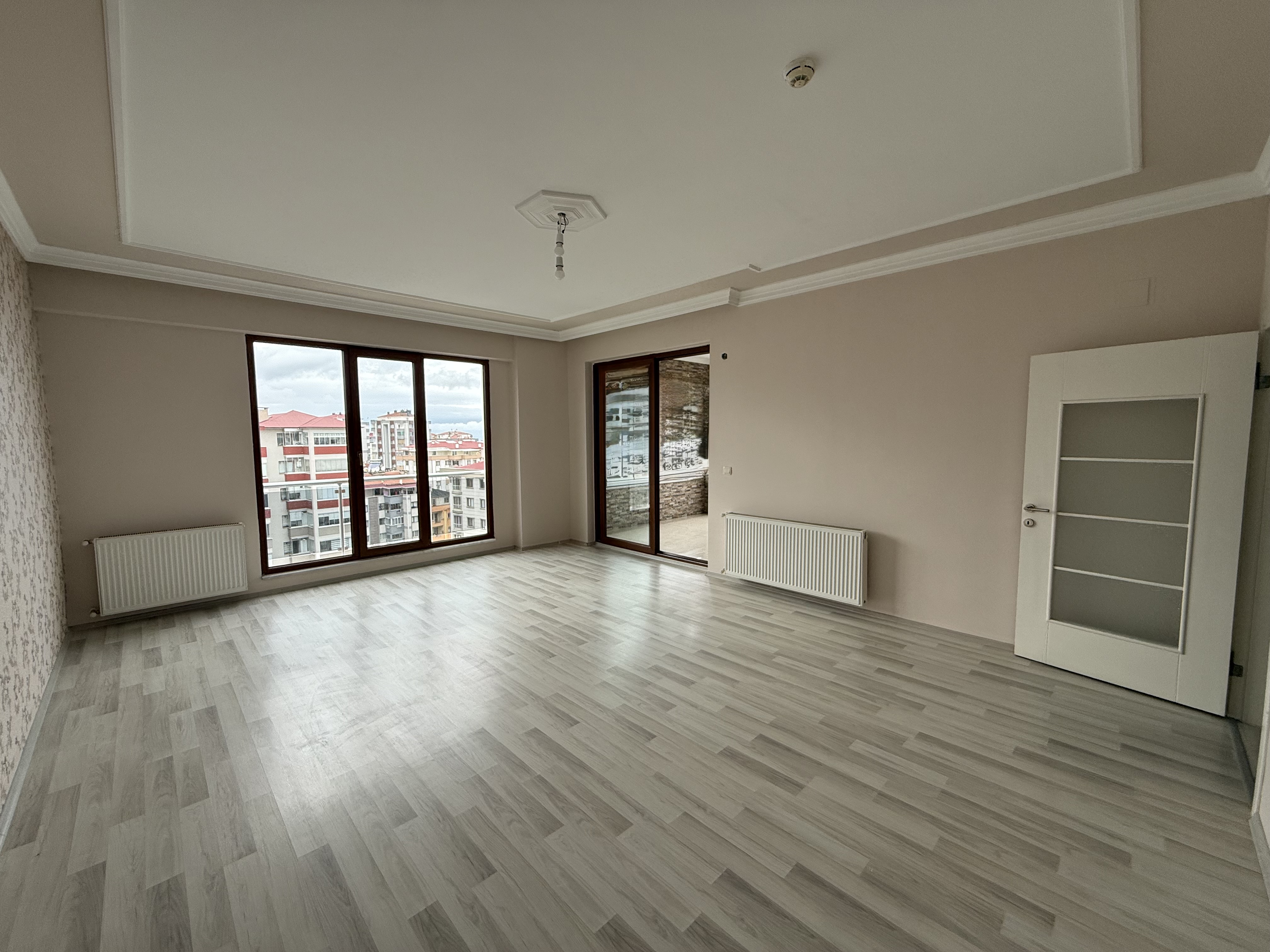 YILDIZLI DA SATILIK 3+1 DAİRE