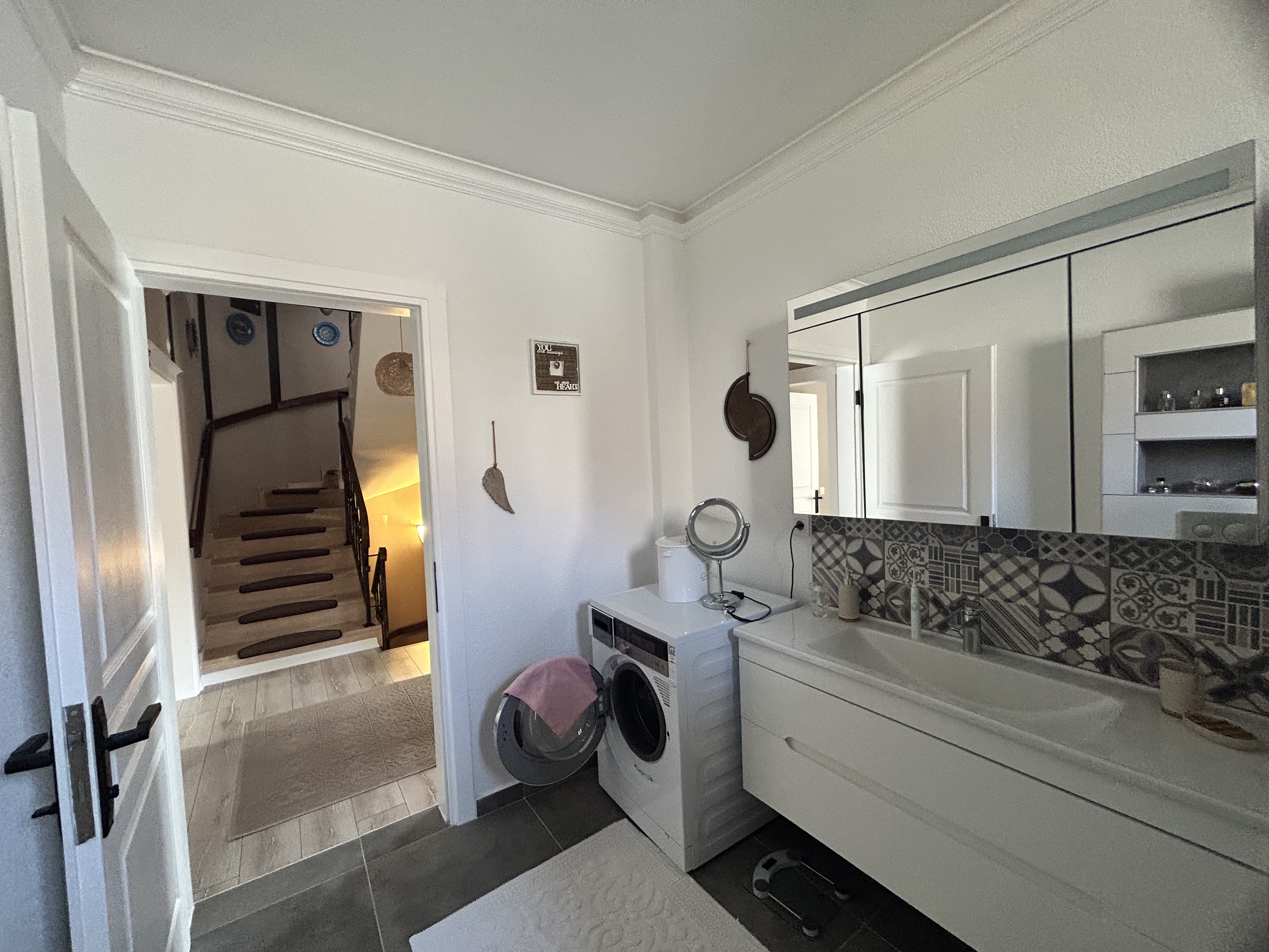 MARMARİS CAMİAVLUNDA SATILIK 5+1 TRİBLEKS HAVUZLU VİLLA