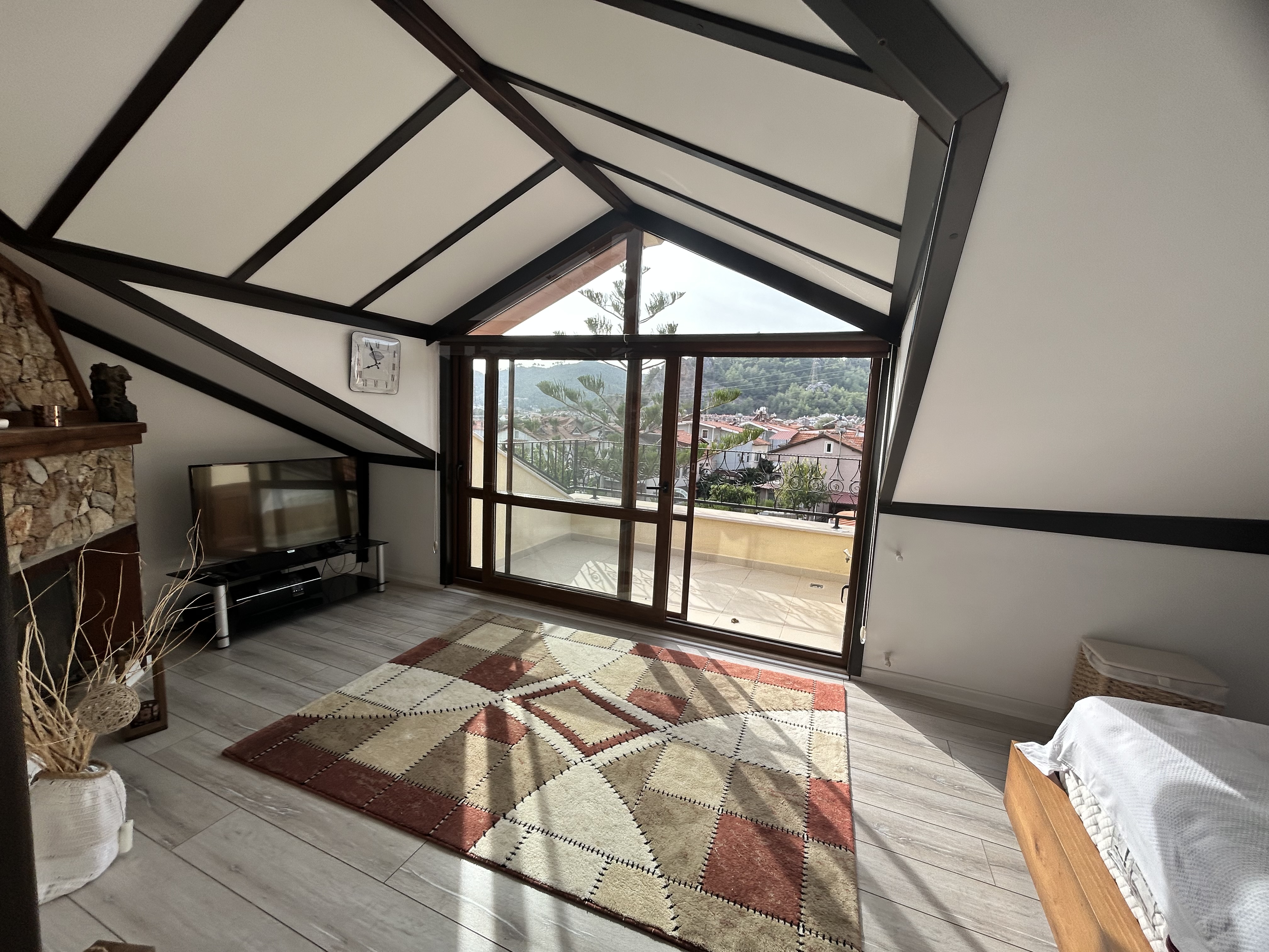 MARMARİS CAMİAVLUNDA SATILIK 5+1 TRİBLEKS HAVUZLU VİLLA