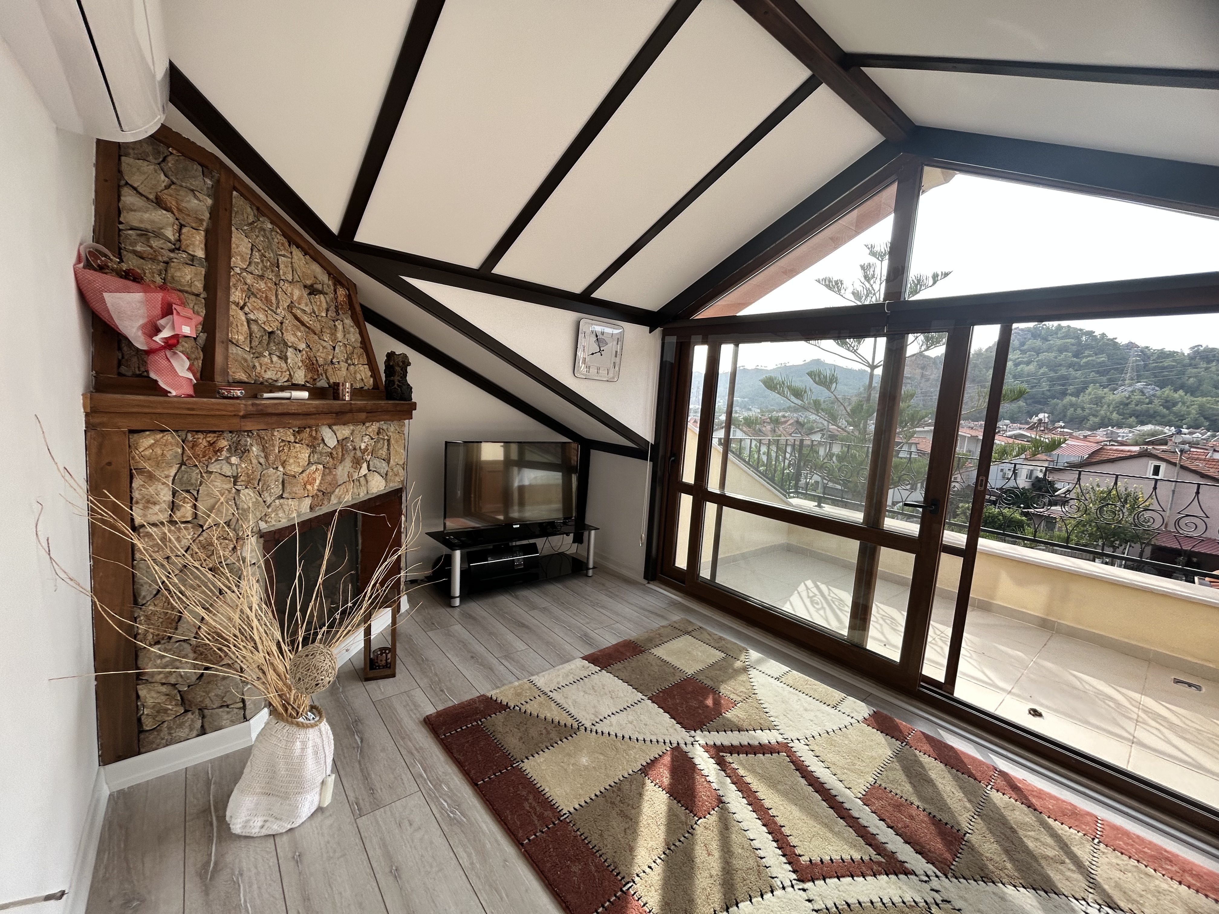 MARMARİS CAMİAVLUNDA SATILIK 5+1 TRİBLEKS HAVUZLU VİLLA