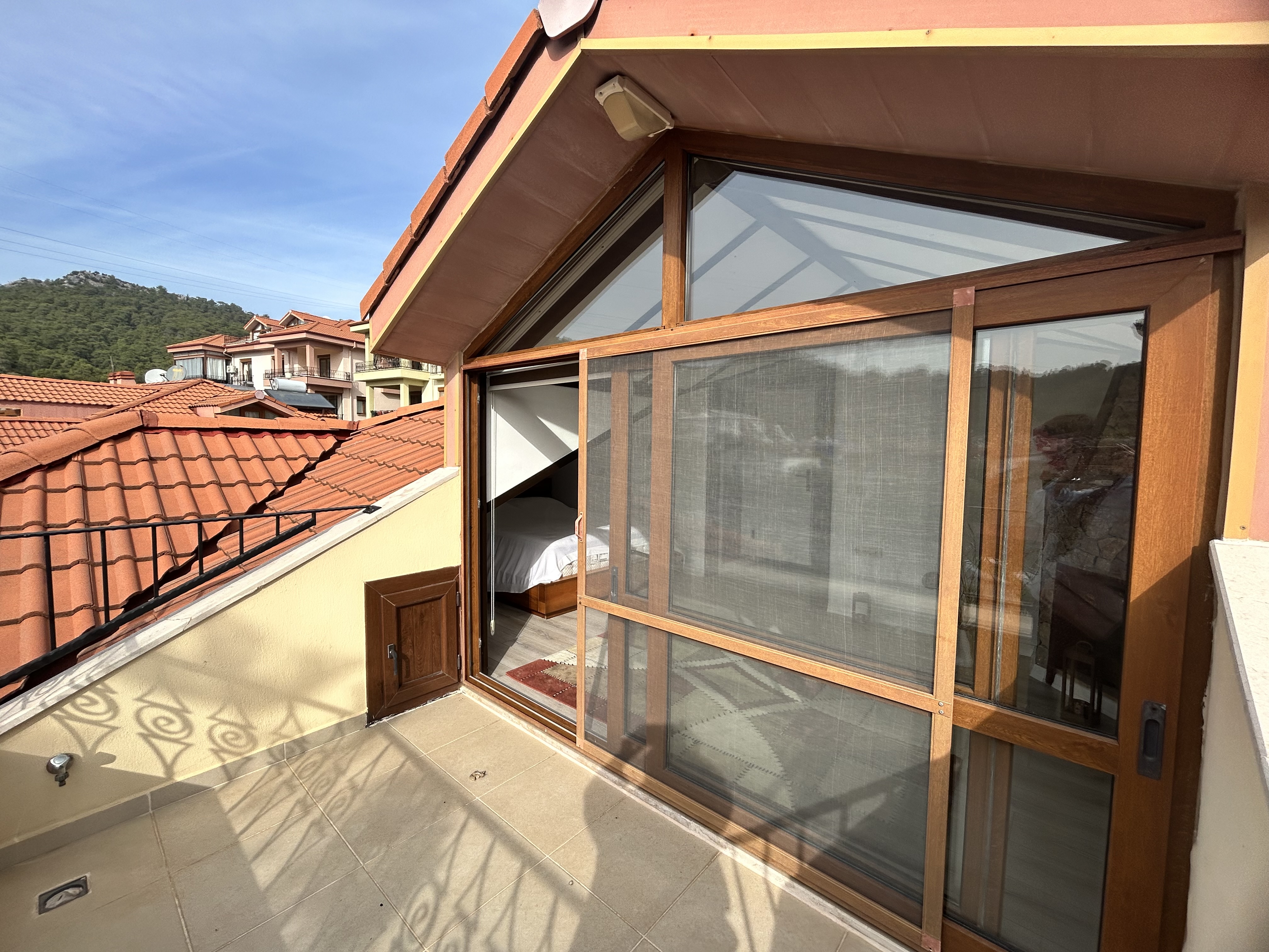 MARMARİS CAMİAVLUNDA SATILIK 5+1 TRİBLEKS HAVUZLU VİLLA