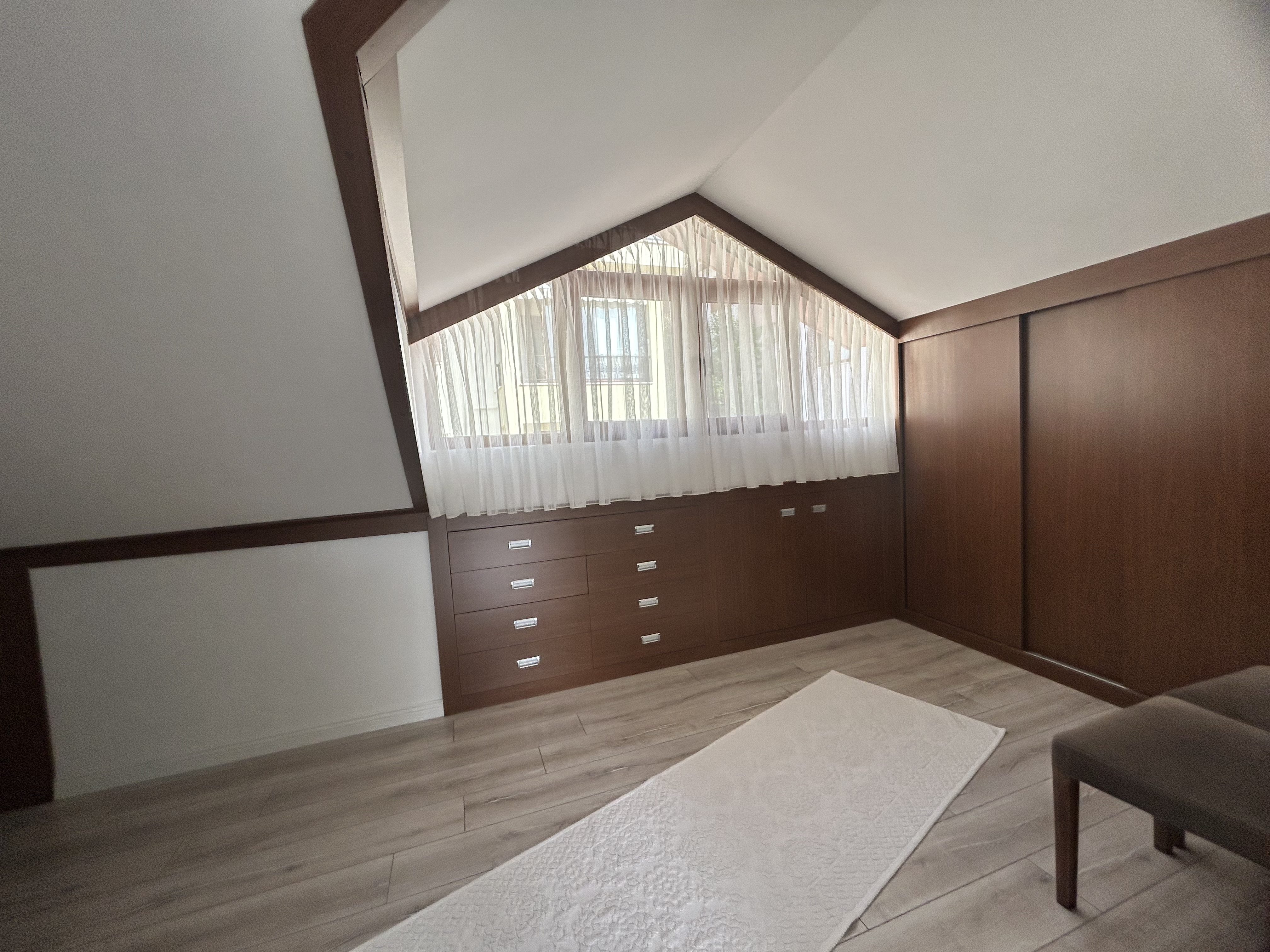 MARMARİS CAMİAVLUNDA SATILIK 5+1 TRİBLEKS HAVUZLU VİLLA