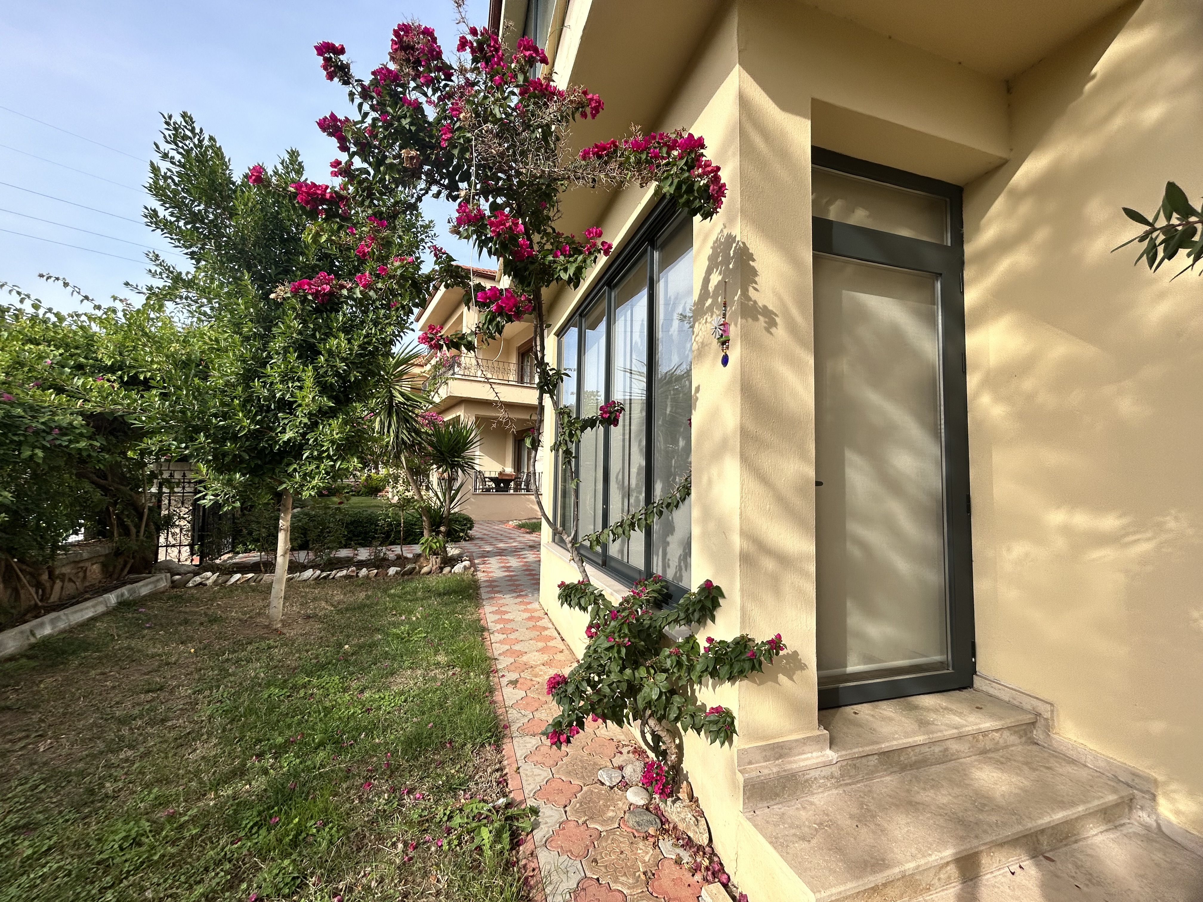 MARMARİS CAMİAVLUNDA SATILIK 5+1 TRİBLEKS HAVUZLU VİLLA