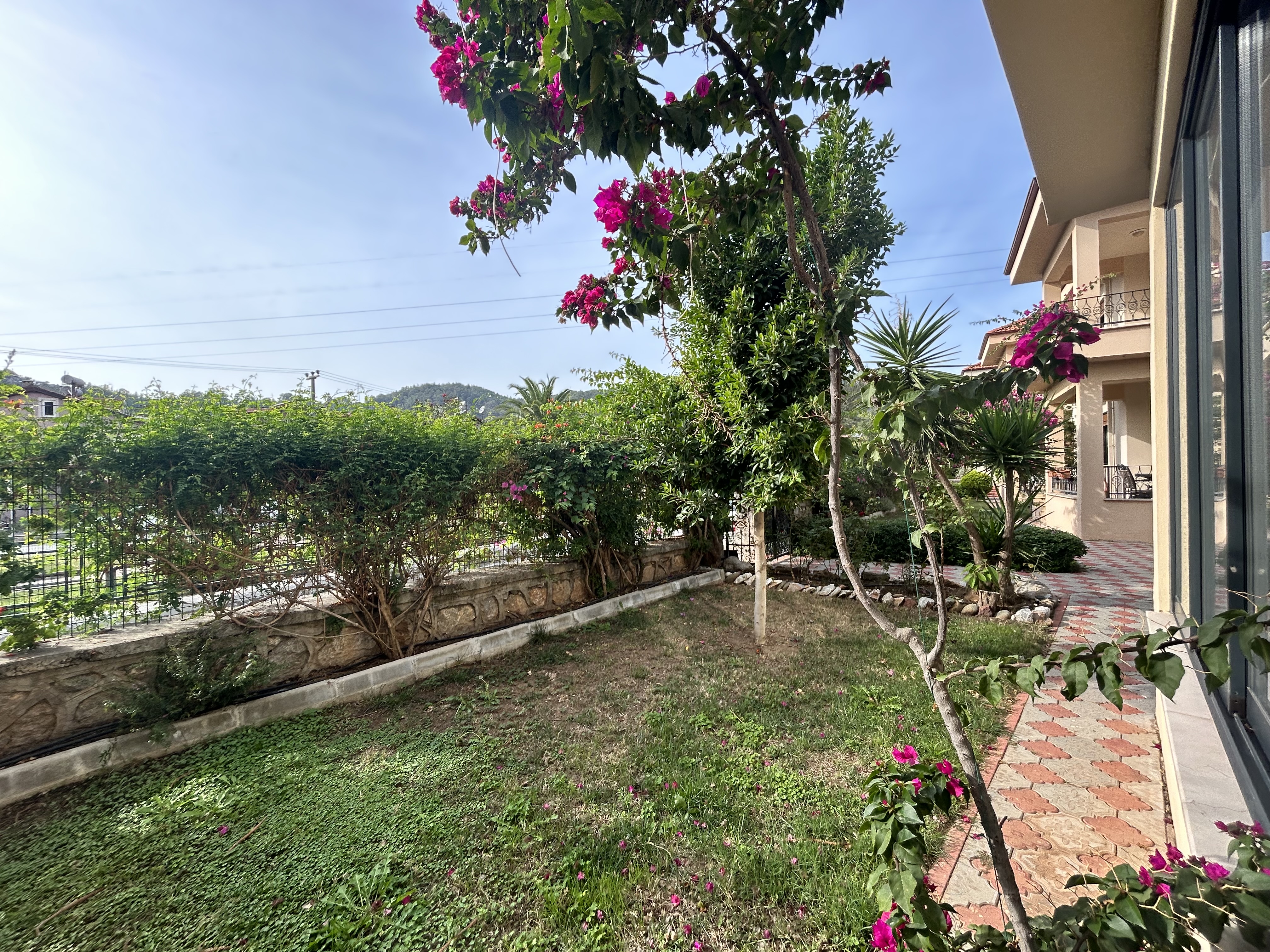 MARMARİS CAMİAVLUNDA SATILIK 5+1 TRİBLEKS HAVUZLU VİLLA