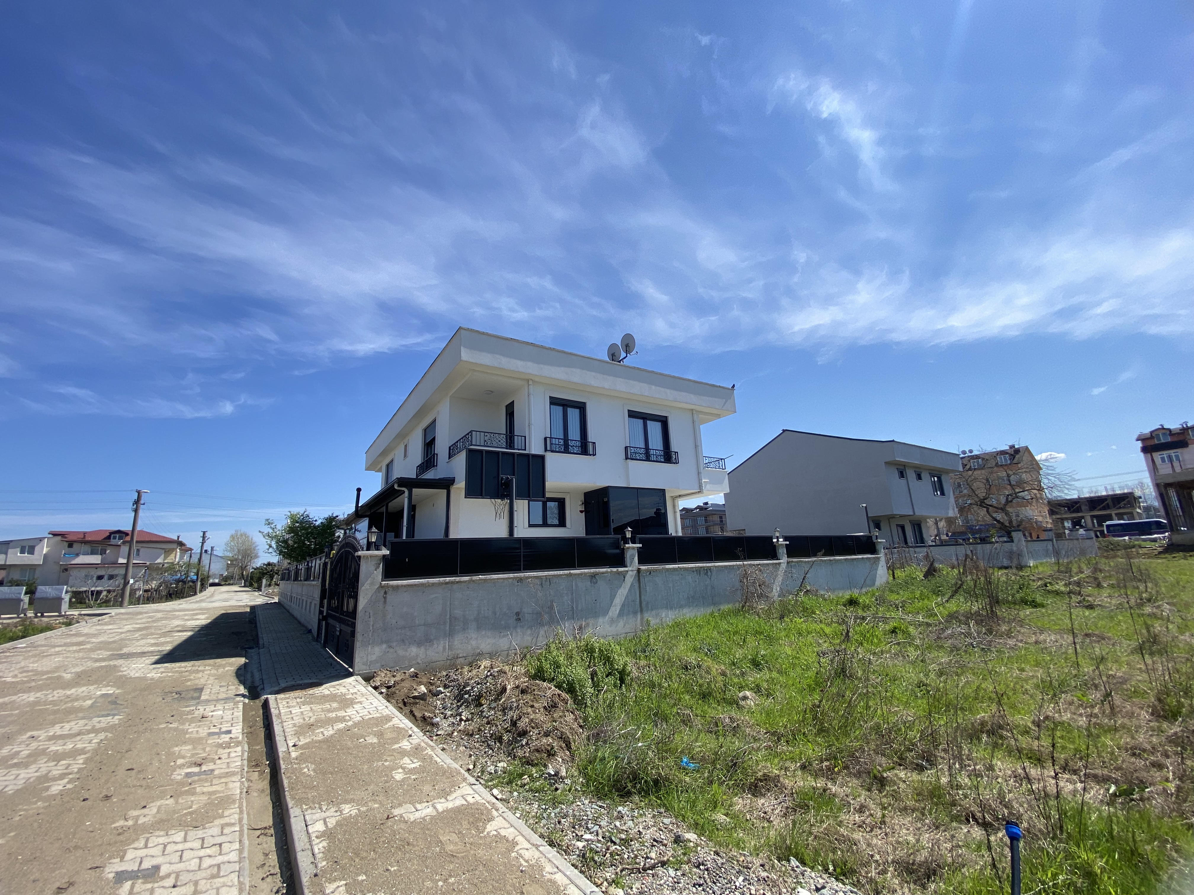 CUMHURİYET MAH. SATILIK ARSA