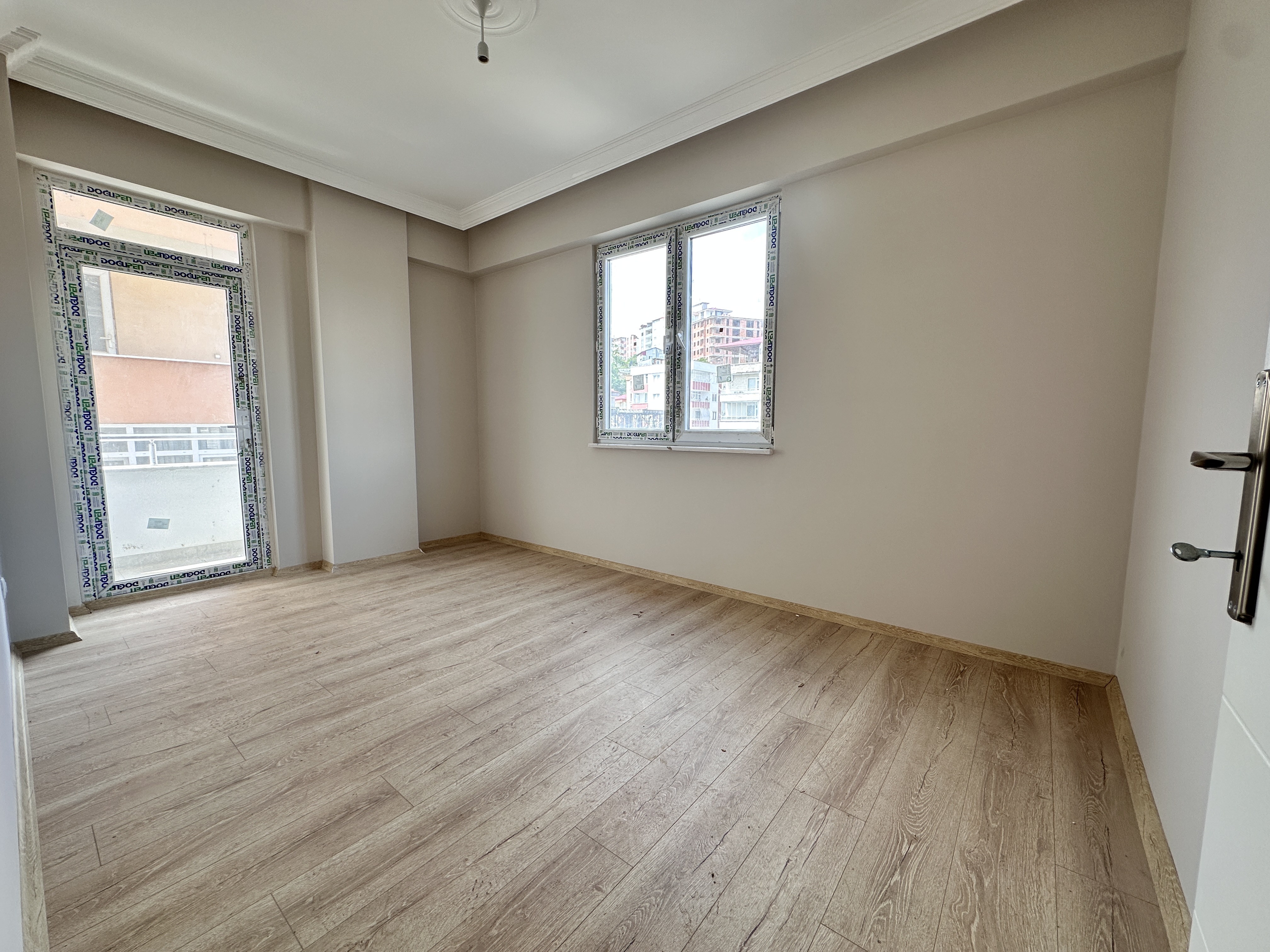 MABEL GAYRİMENKUL BAHÇELİEVLER MAH. CADDE ÜZERİNDE FIRSAT DAİRE