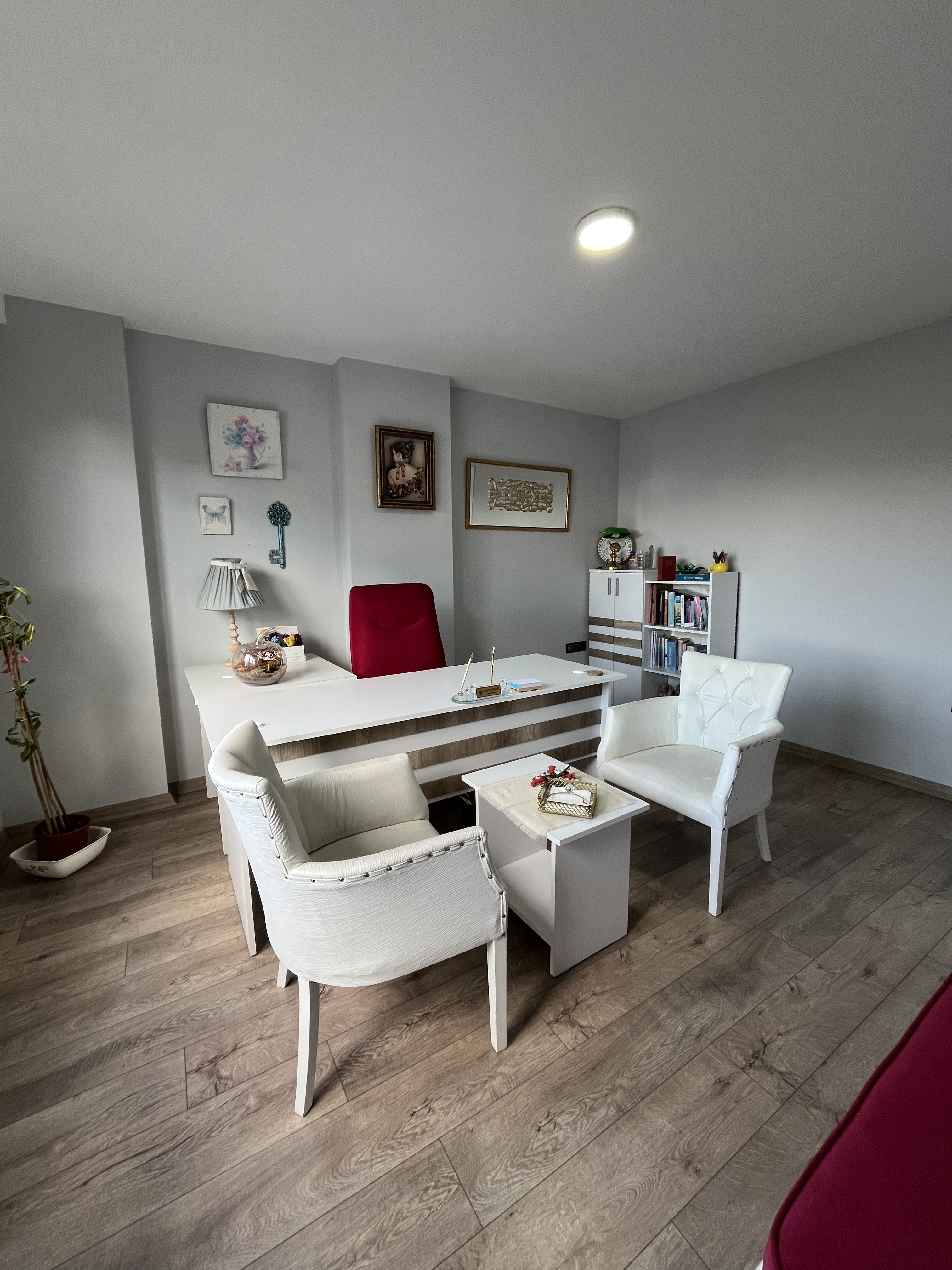 RESUL YAZAR İŞ MERKEZİ EŞYALI KİRALIK OFİS
