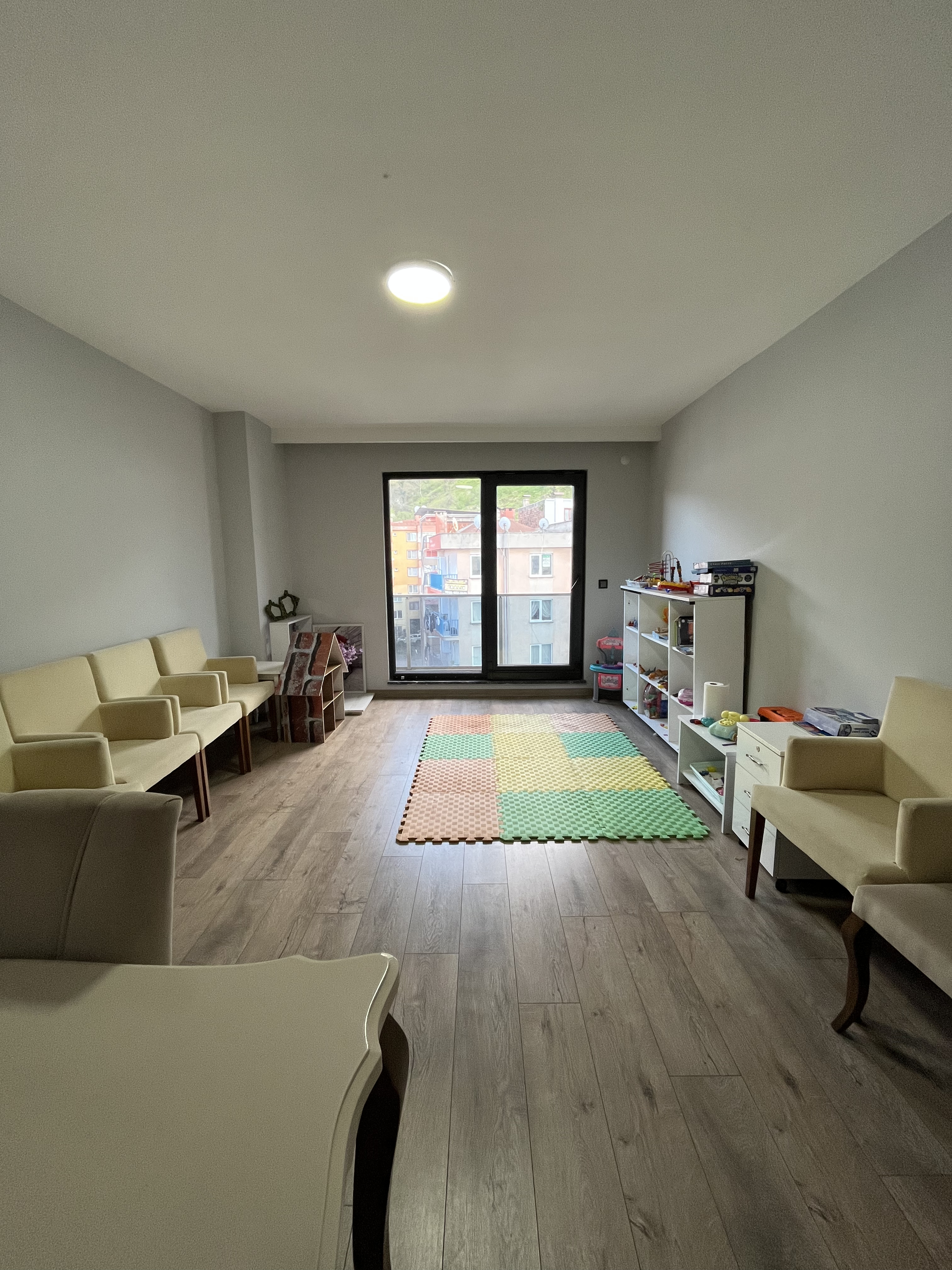 RESUL YAZAR İŞ MERKEZİ EŞYALI KİRALIK OFİS
