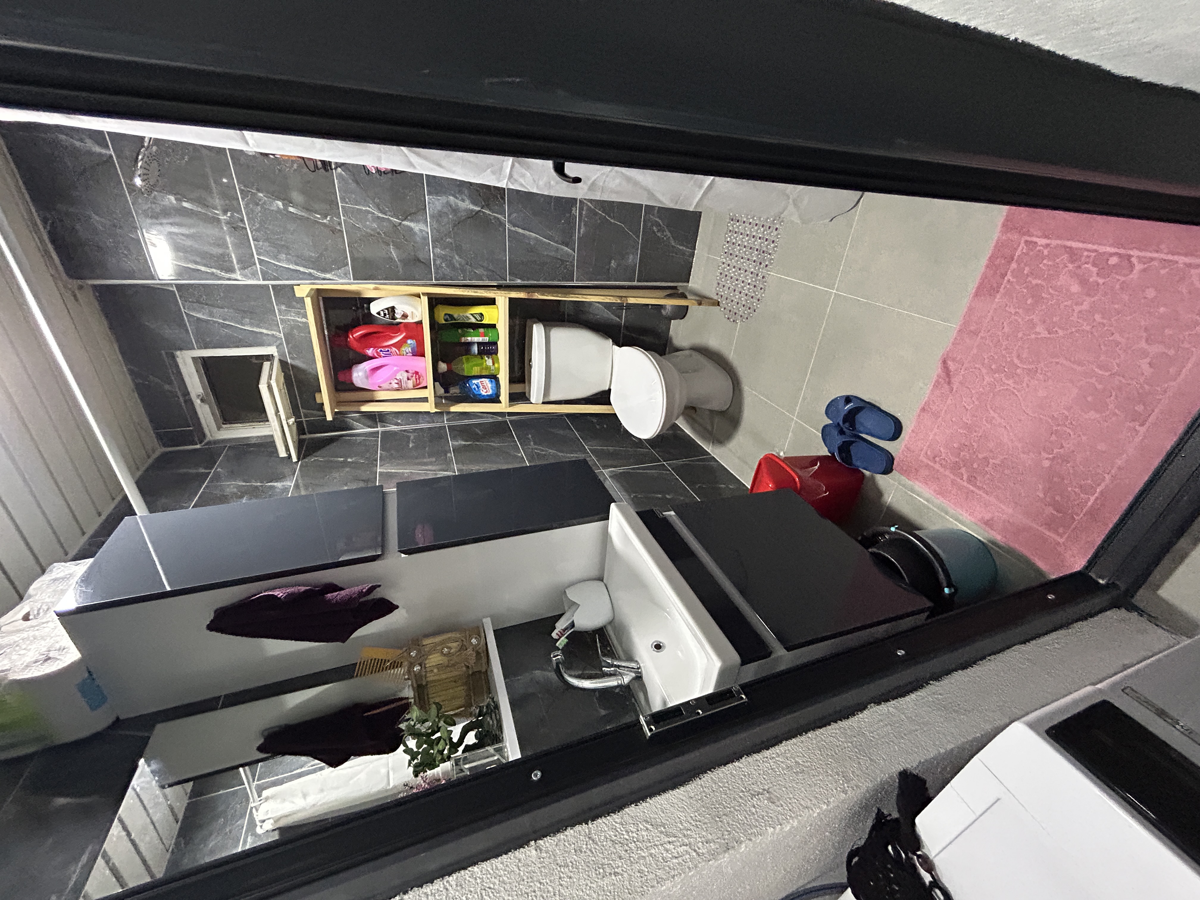 MARMARİS'TE MARİNAYA YAKIN,  KÖYLÜ PAZARI CİVARAINDA SATILIK FUL EŞYALI 1+1 DAİRE