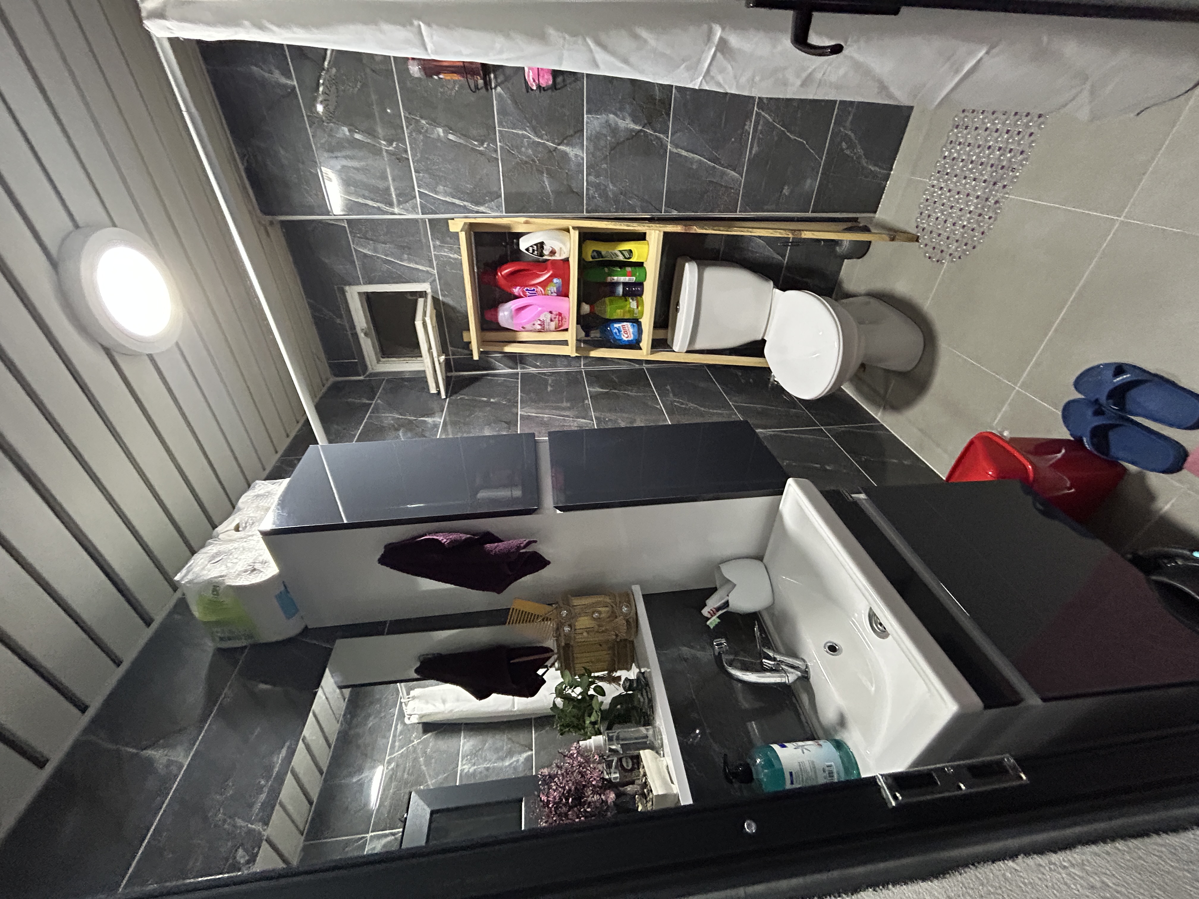 MARMARİS'TE MARİNAYA YAKIN,  KÖYLÜ PAZARI CİVARAINDA SATILIK FUL EŞYALI 1+1 DAİRE