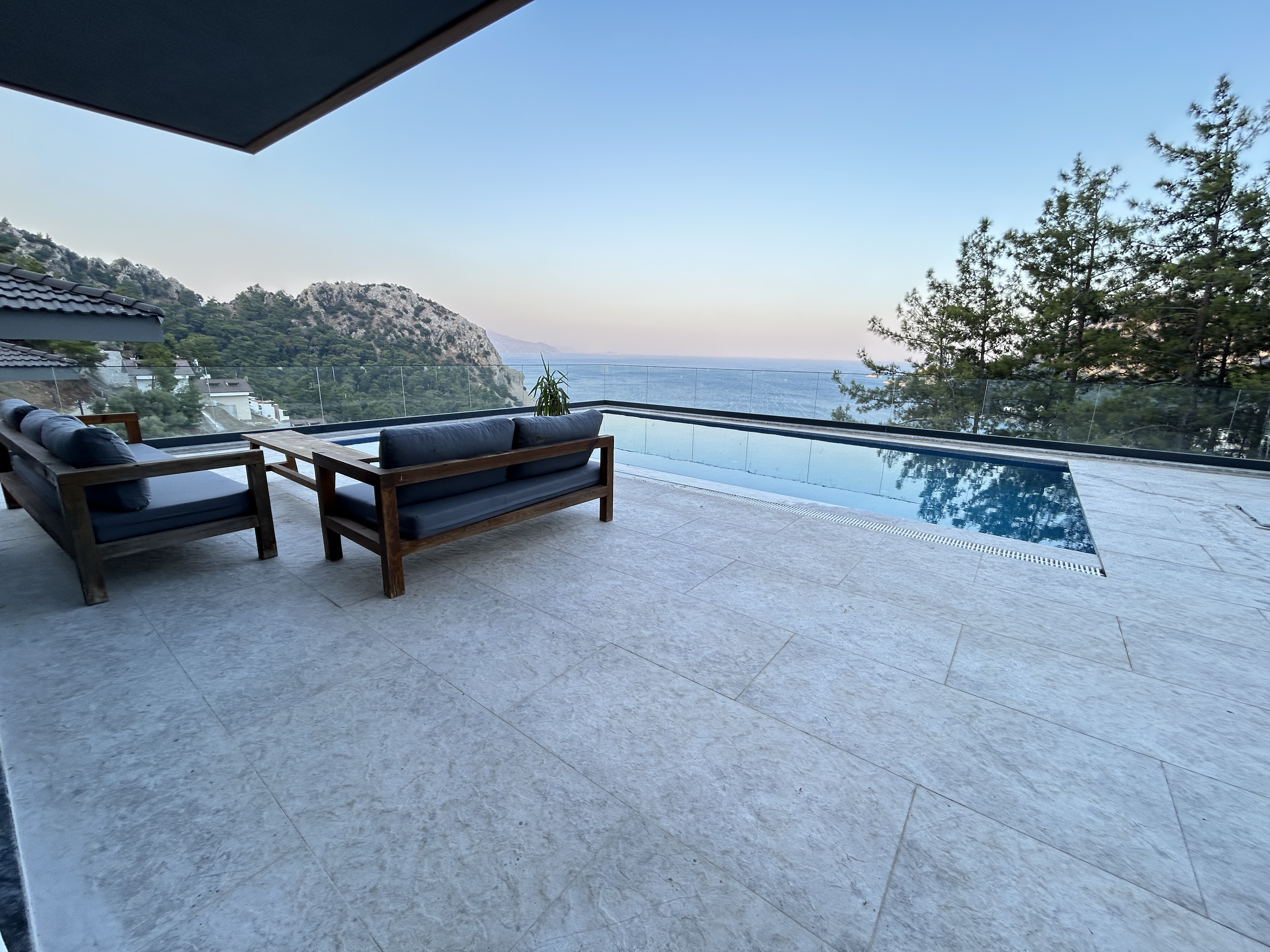 MARMARİS SÖĞÜTTE SONSUZLUK HAVUZ DENİZ MANZARALI SIFIR 4+1 VİLLA