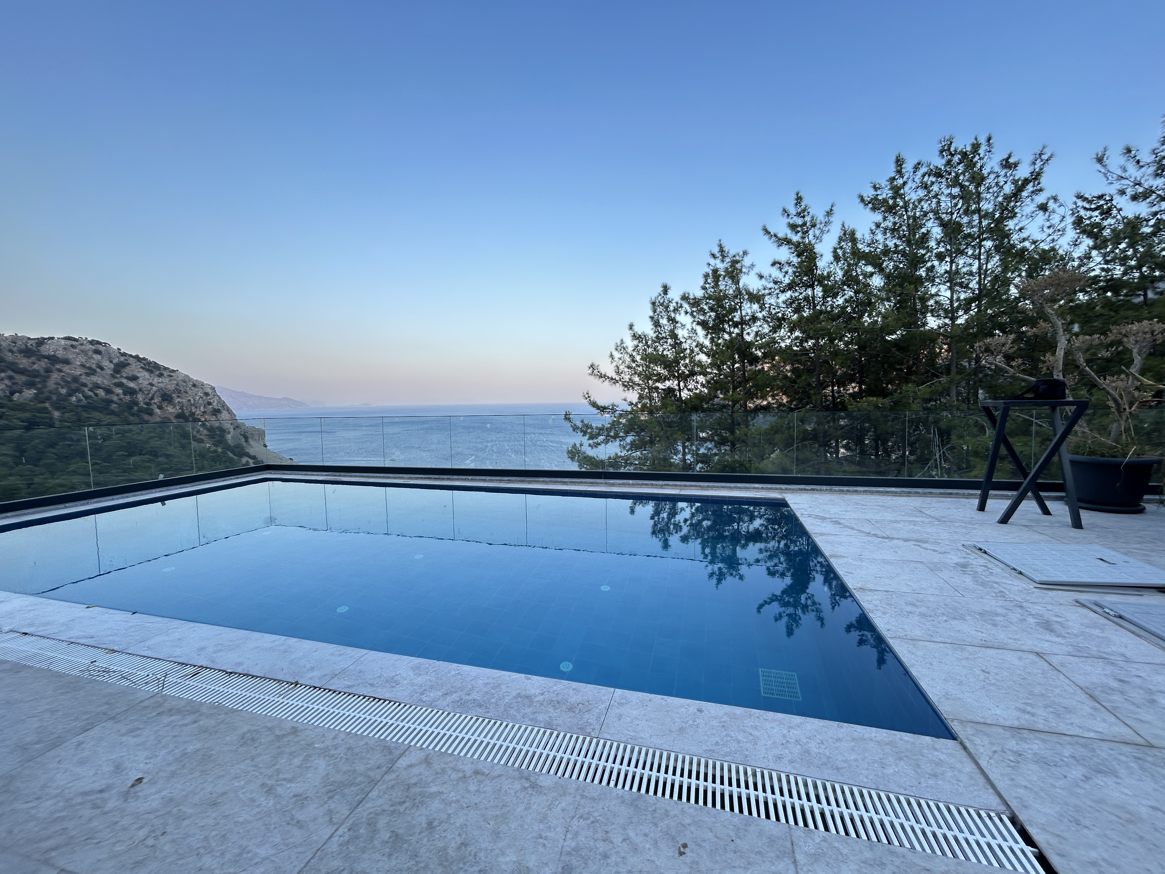 MARMARİS SÖĞÜTTE SONSUZLUK HAVUZ DENİZ MANZARALI SIFIR 4+1 VİLLA