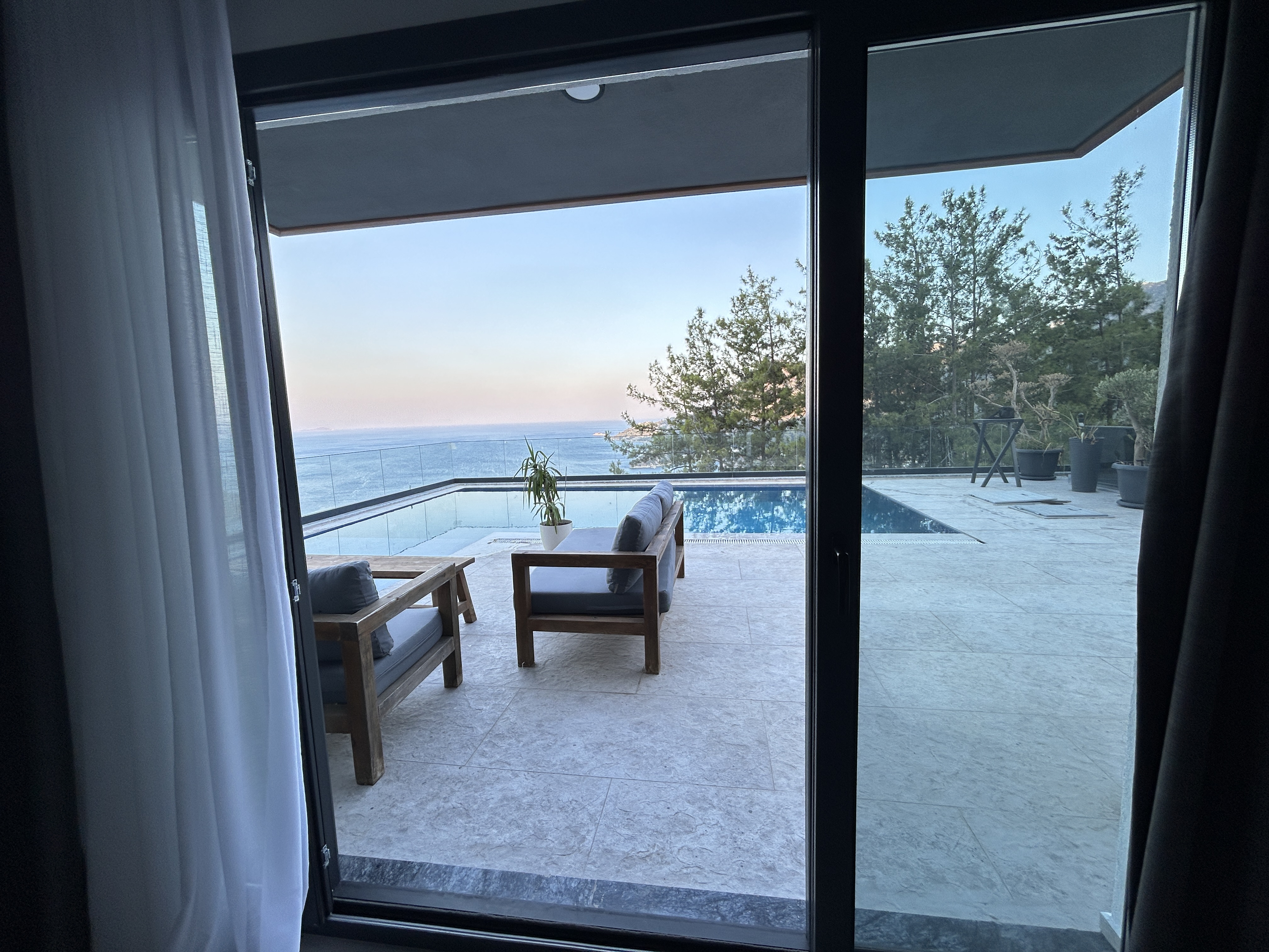 MARMARİS SÖĞÜTTE SONSUZLUK HAVUZ DENİZ MANZARALI SIFIR 4+1 VİLLA