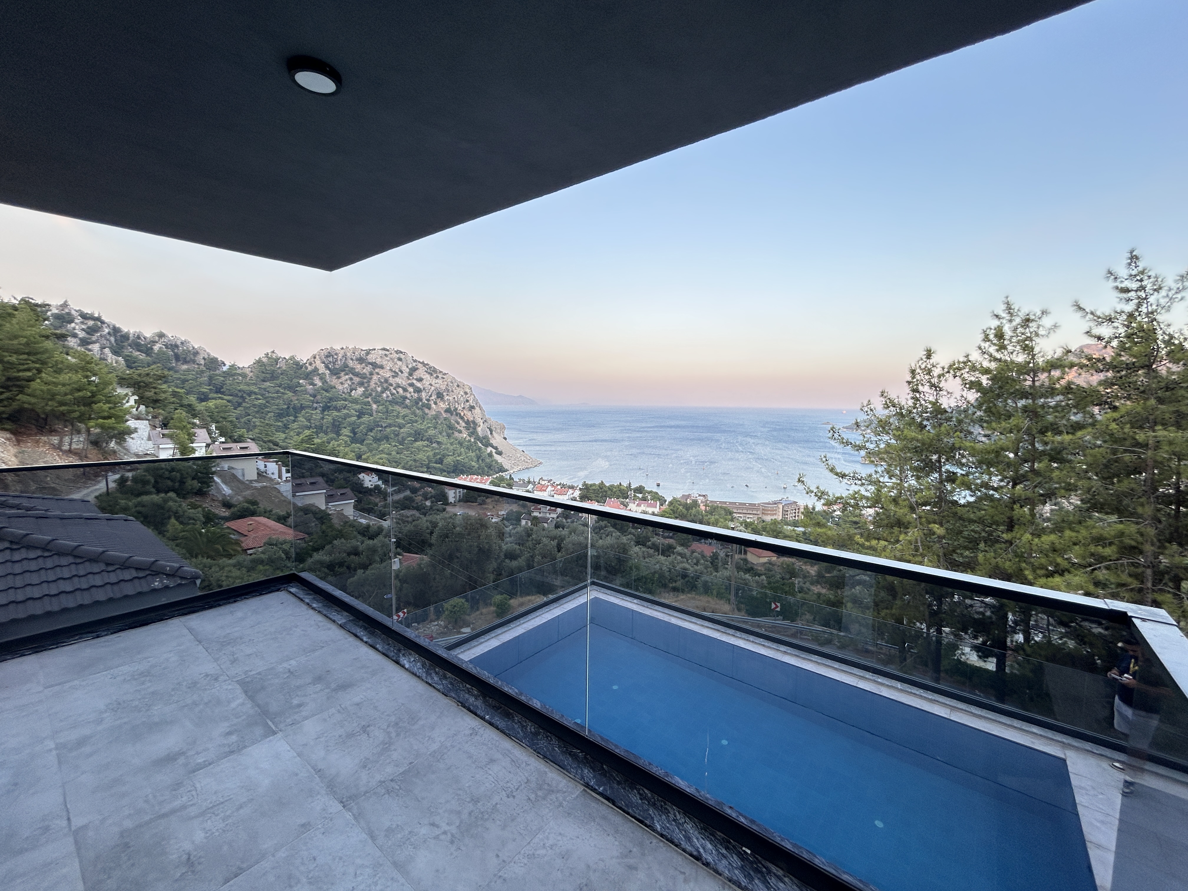 MARMARİS SÖĞÜTTE SONSUZLUK HAVUZ DENİZ MANZARALI SIFIR 4+1 VİLLA