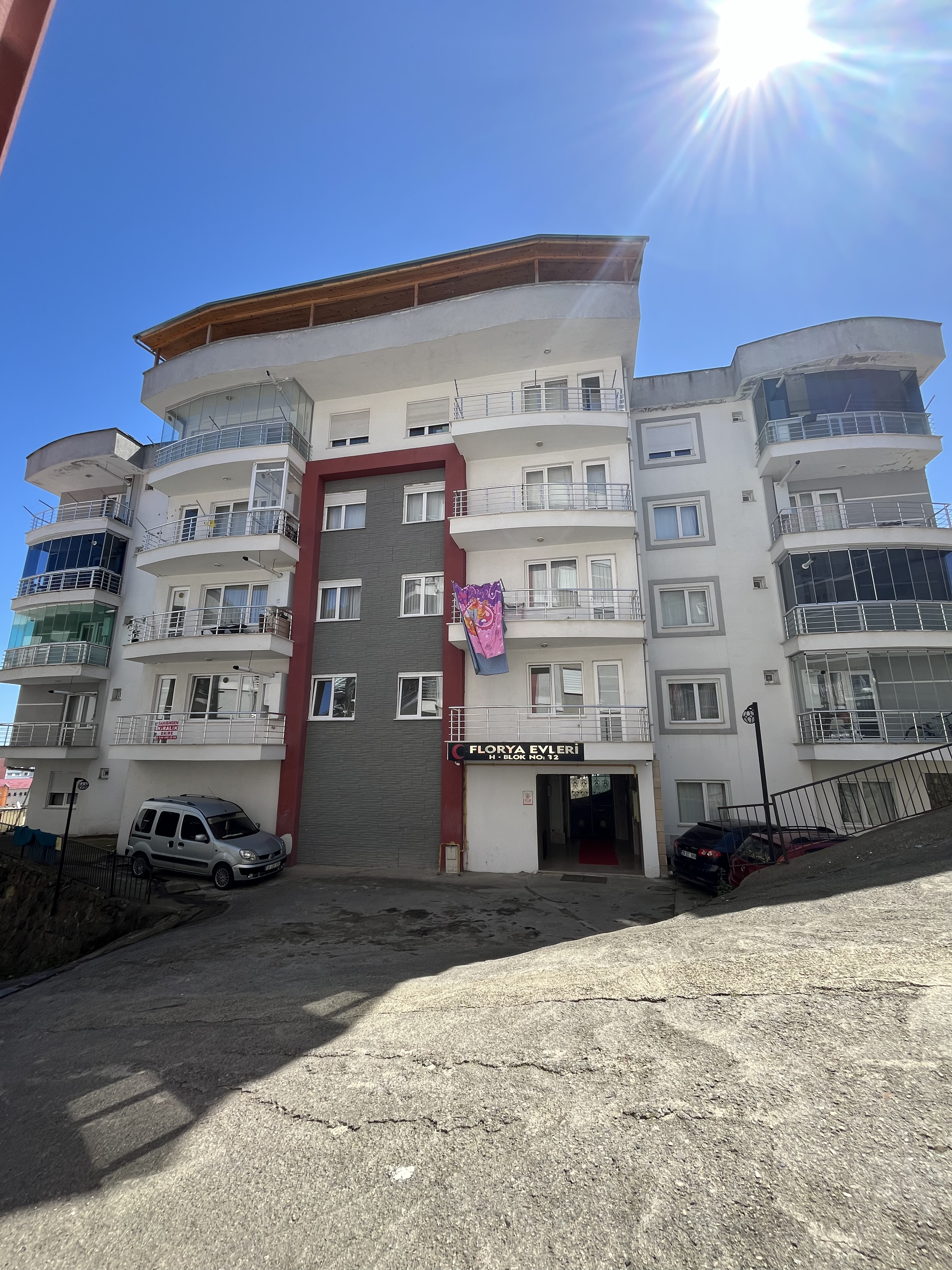 GEDİKKAYA MH. FLORYA EVLERİ KİRALIK 3+1