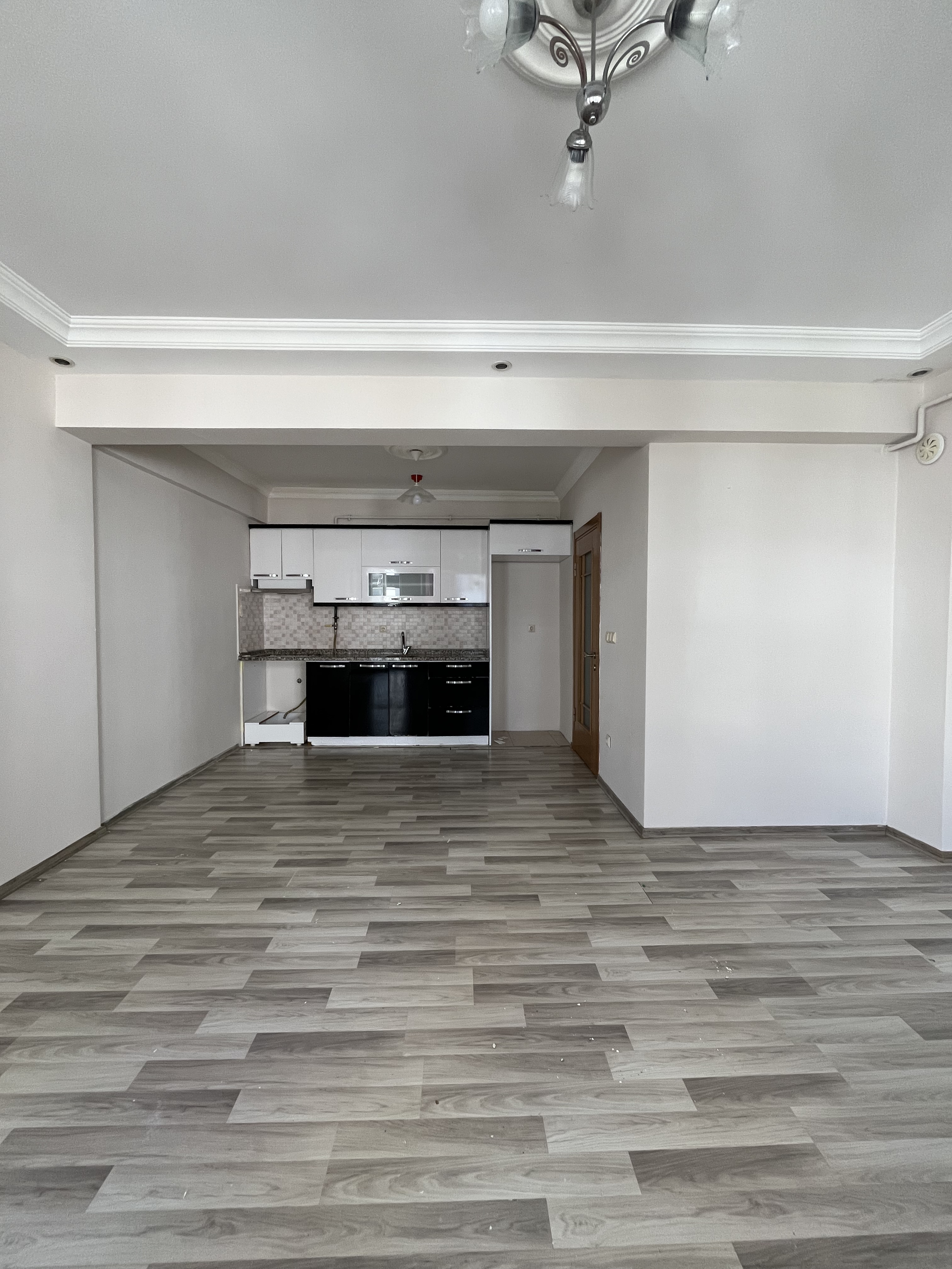 GEDİKKAYA MH. FLORYA EVLERİ KİRALIK 3+1