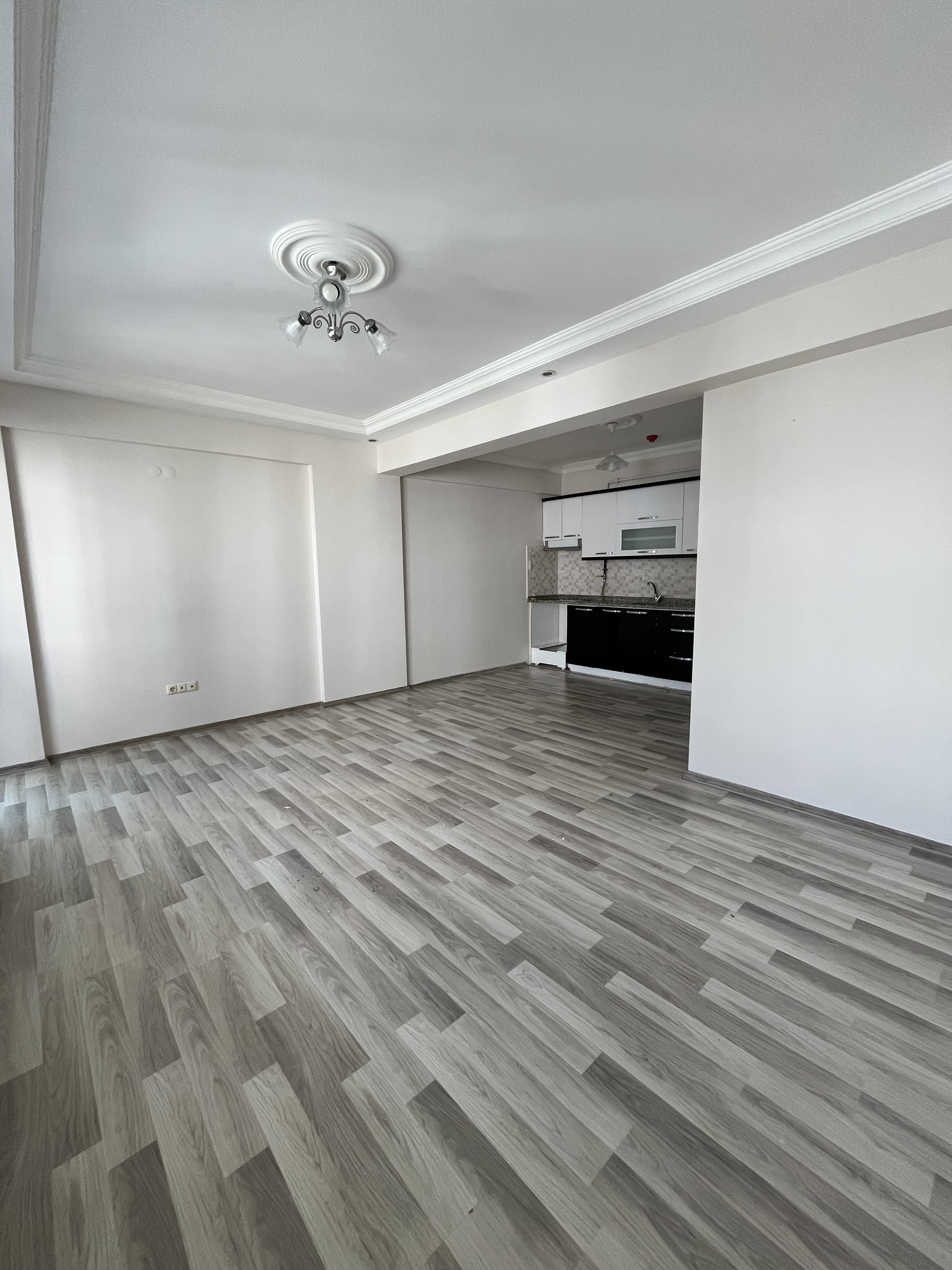 GEDİKKAYA MH. FLORYA EVLERİ KİRALIK 3+1