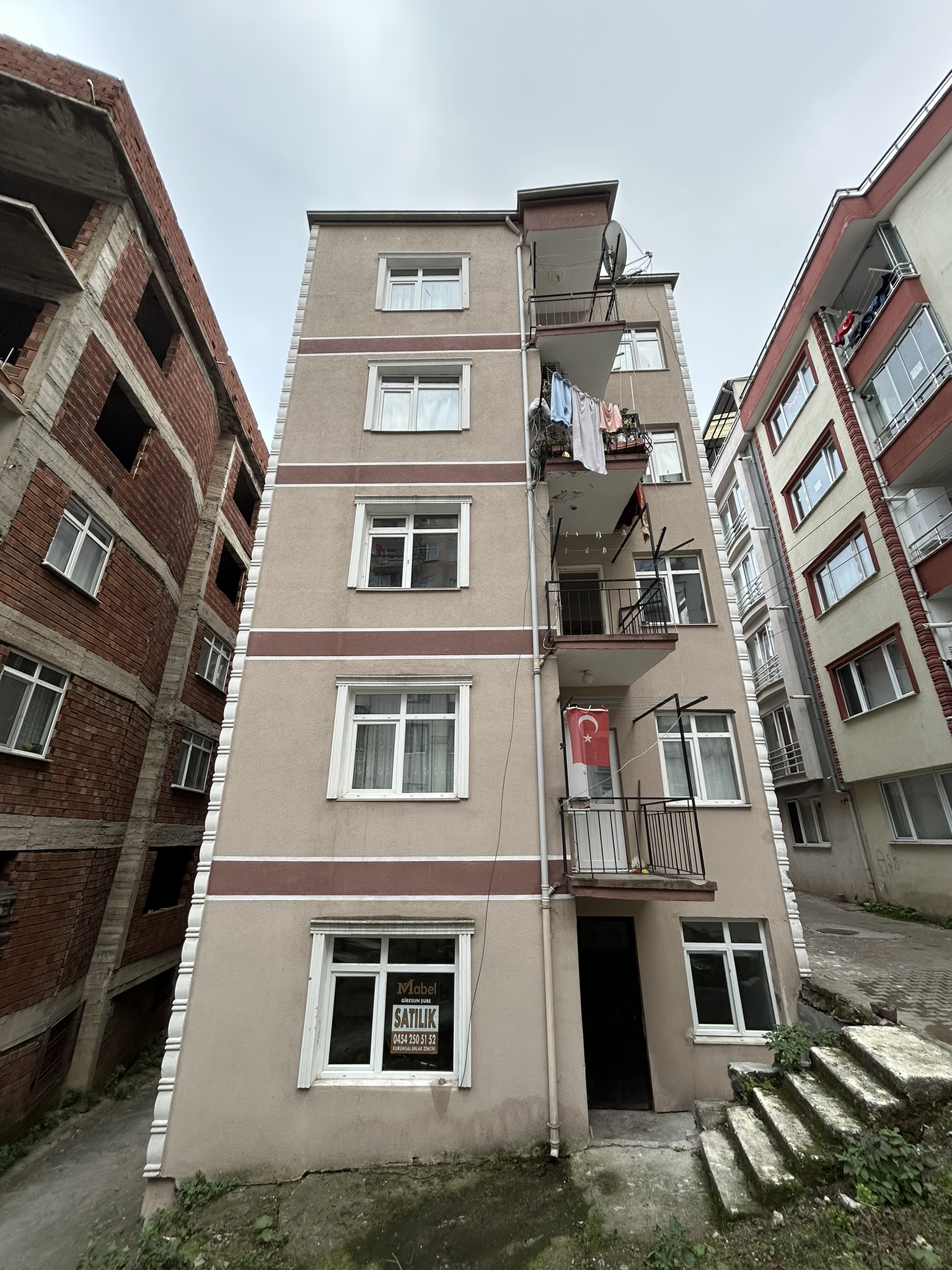 HACIHÜSEYİN YENİYOL MEVKİ SATILIK 2+1 GİRİŞ