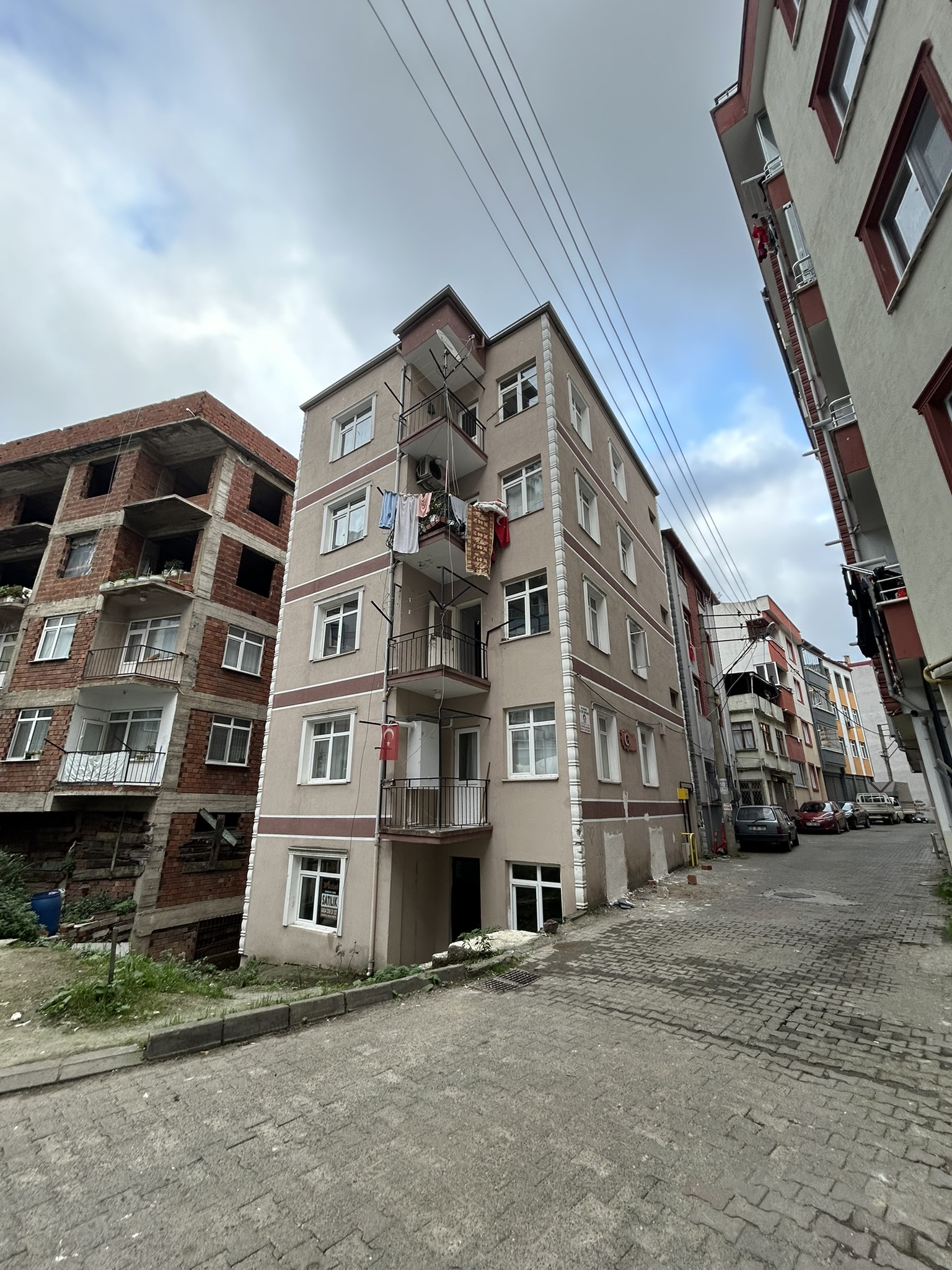 HACIHÜSEYİN YENİYOL MEVKİ SATILIK 2+1 GİRİŞ