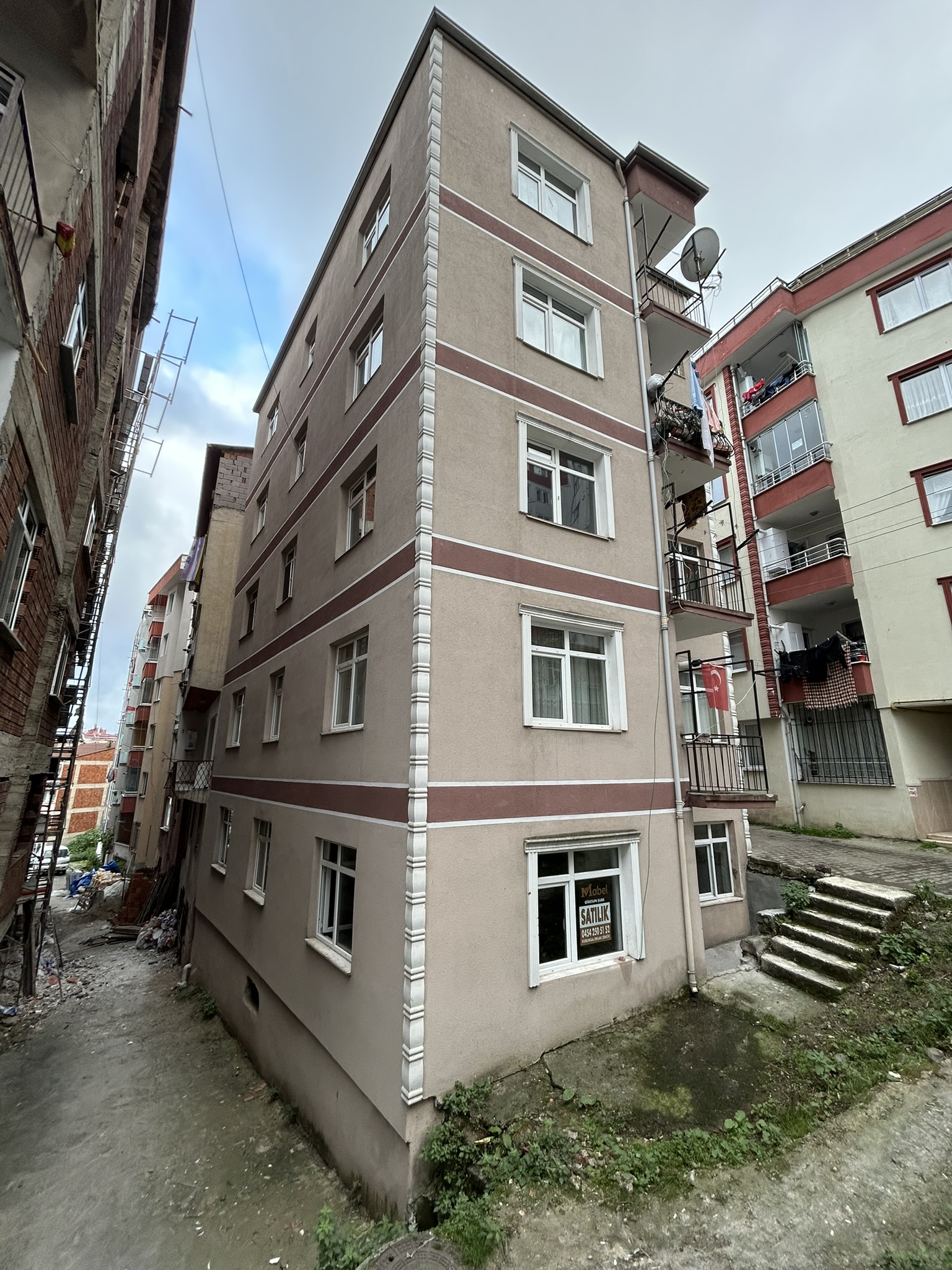 HACIHÜSEYİN YENİYOL MEVKİ SATILIK 2+1 GİRİŞ