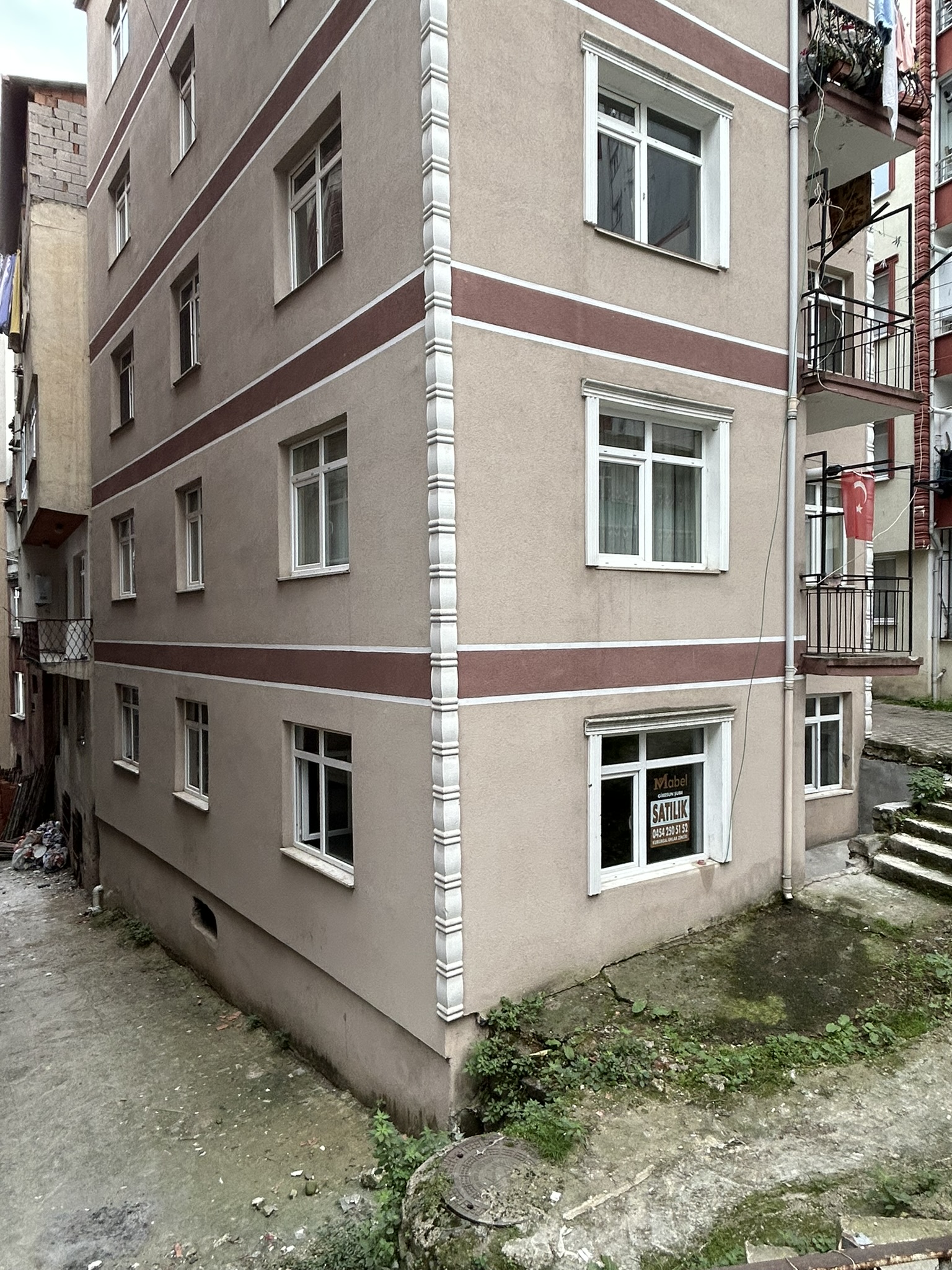 HACIHÜSEYİN YENİYOL MEVKİ SATILIK 2+1 GİRİŞ