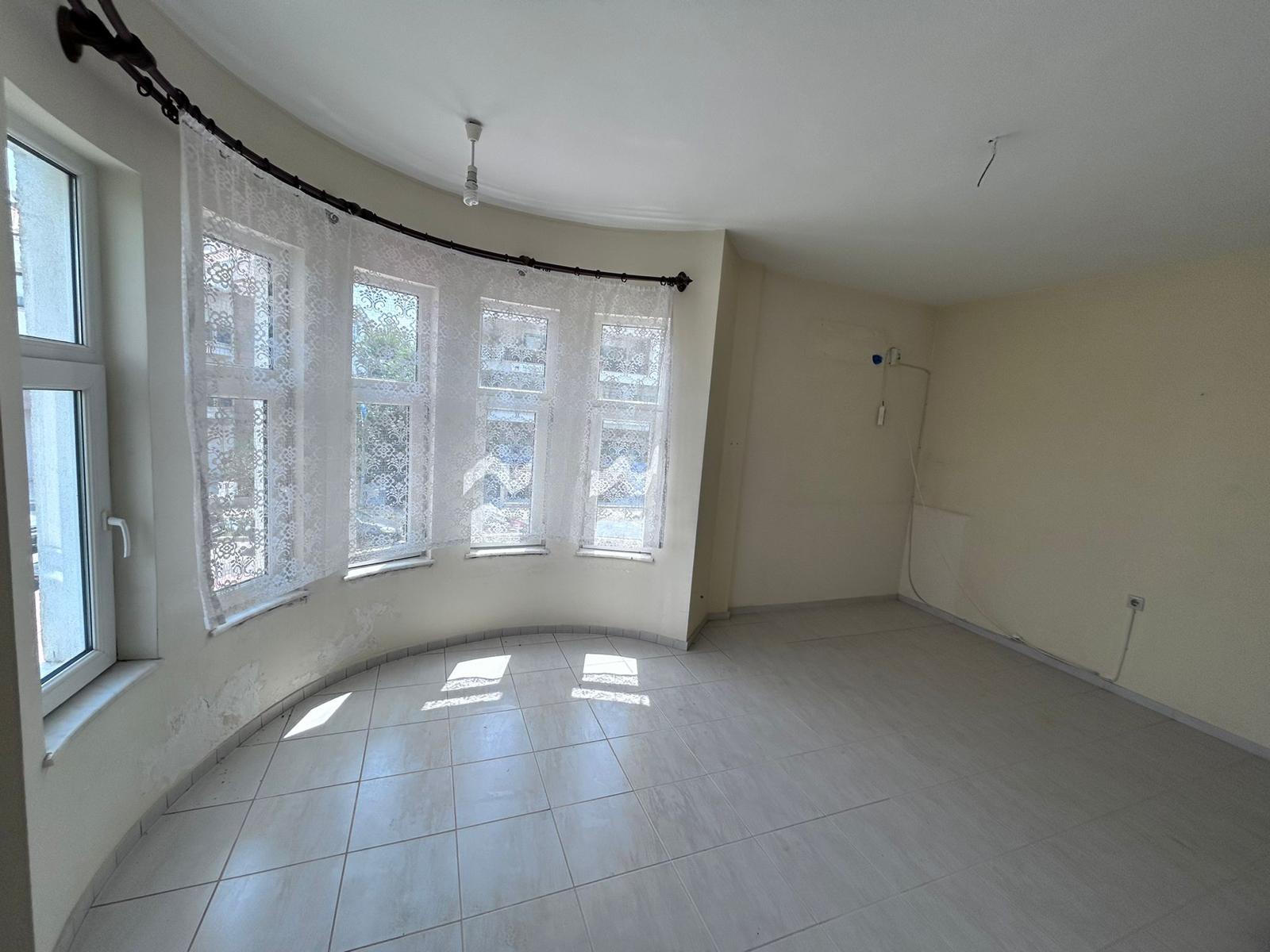 MARMARİS ARMUTALAN'DA SAHİLE 950MT.2+1 AYRI MUTFAK SATILIK DAİRE