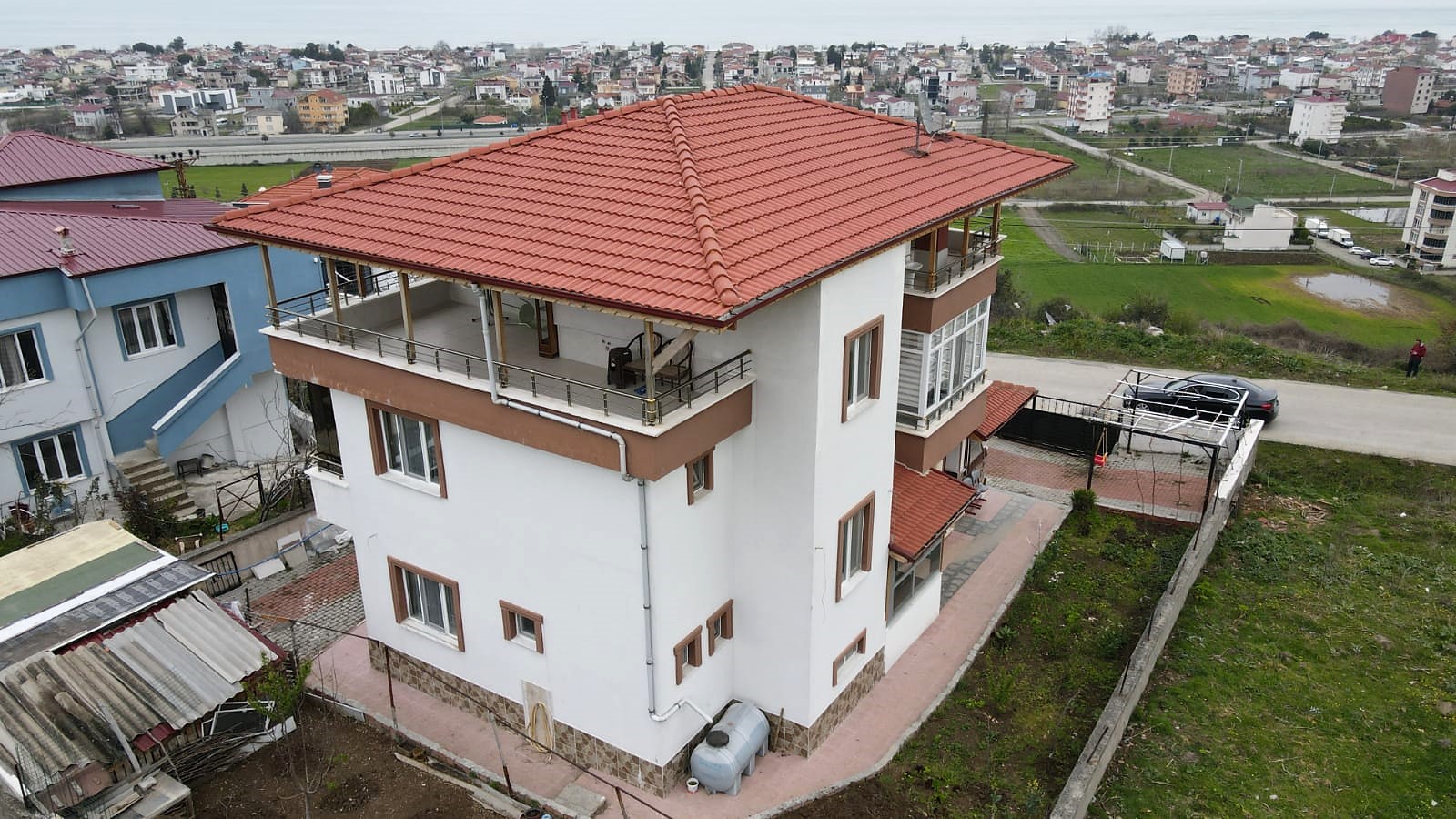 SAMSUN ATAKUM ÇAKIRLARDA DENİZ MANZARALI 3KATLI MÜSTAKİL VİLLA