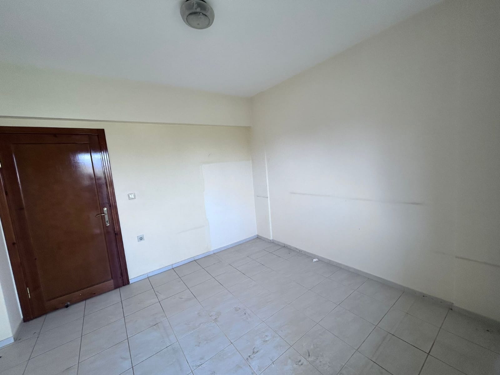 MARMARİS ARMUTALAN'DA SAHİLE 950MT.2+1 AYRI MUTFAK SATILIK DAİRE