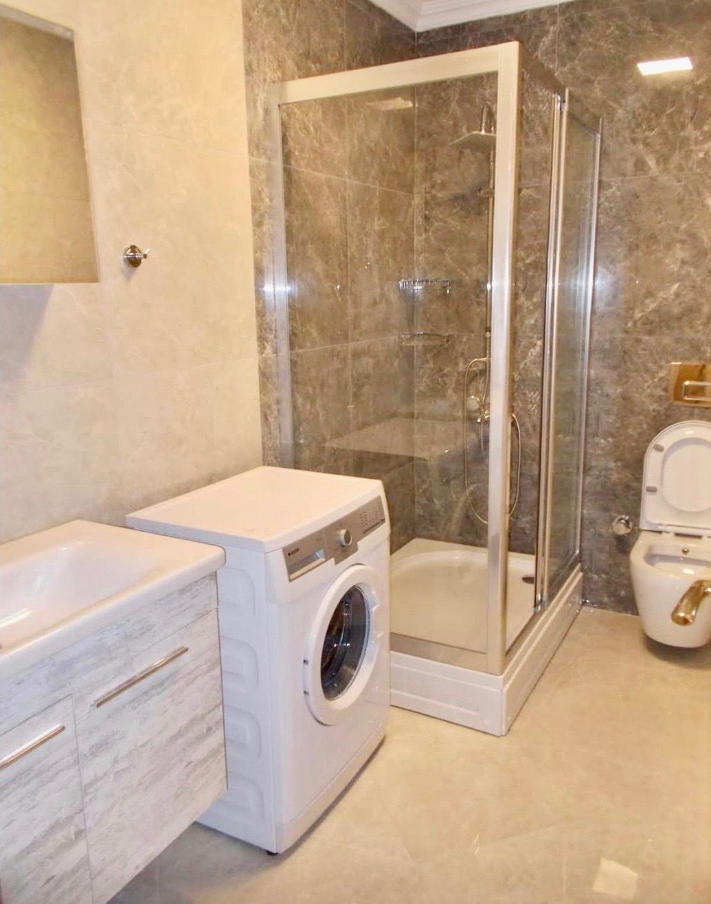 GENİŞ 1+1 ARA KAT KİRALIK DAİRE