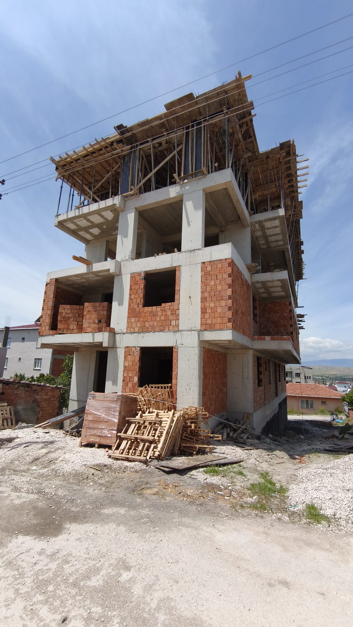 MABEL'DEN MÜKEMMEL LOKASYONDA SATLIK LÜKS DAİRE