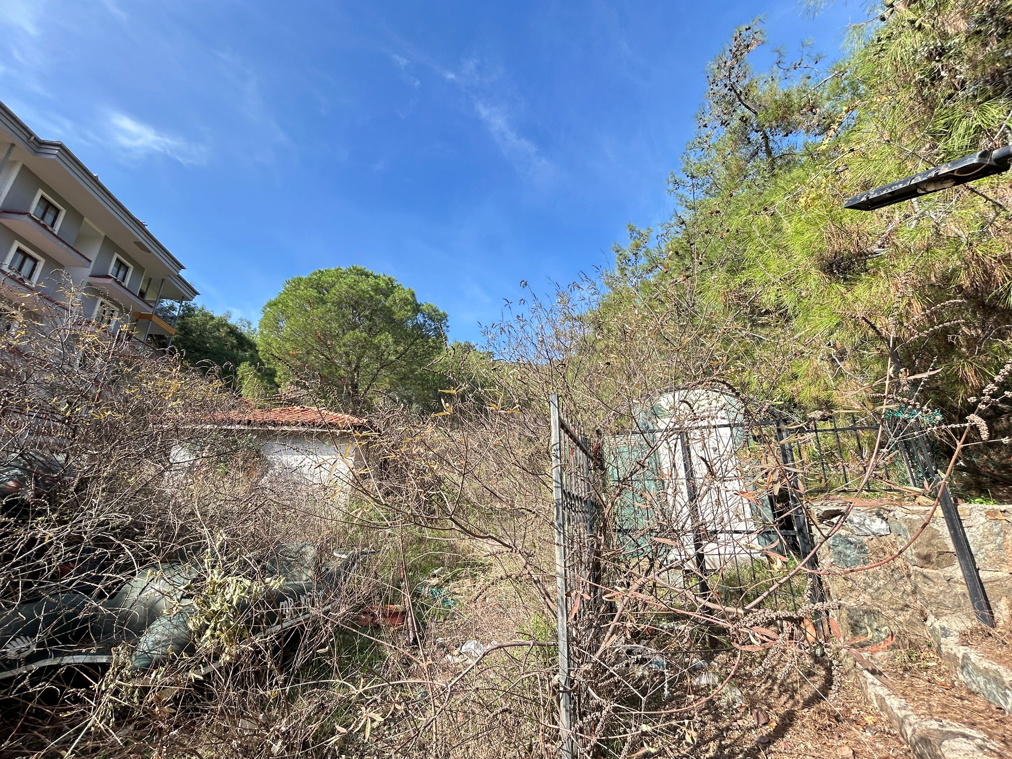 MARMARİS ARMUATALAN'DA DENİZ MANZARALI 431M2 SATILIK ARSA