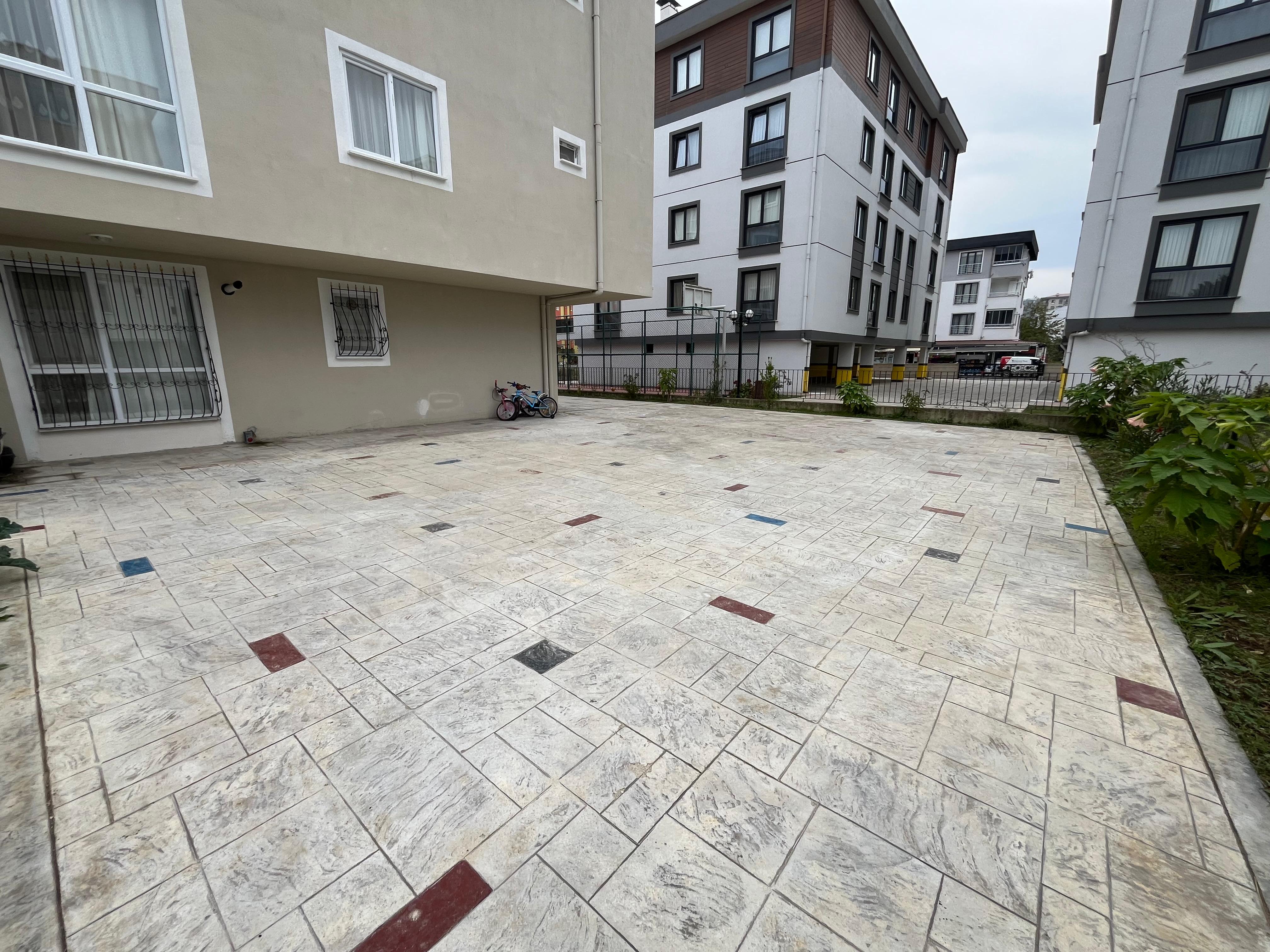 CUMHURİYET MAHALLESİ E-BEBEK KARŞISI SATILIK 1+1 DAİRE