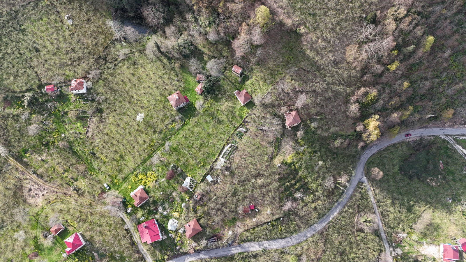 MABEL'DEN ERİKLİK KÖYÜNDE YATIRIMLIK FIRSAT BAHÇE