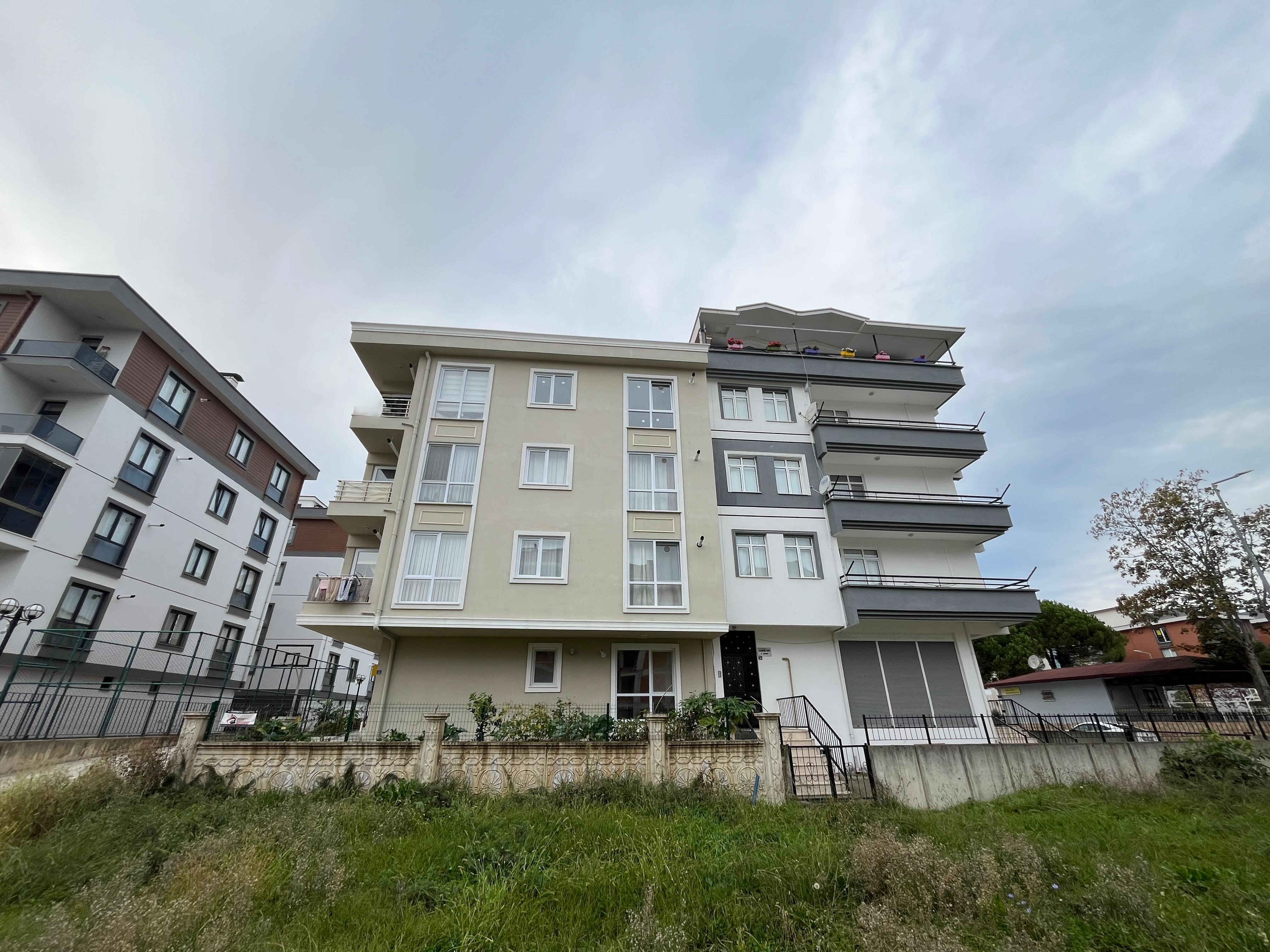 CUMHURİYET MAHALLESİ E-BEBEK KARŞISI SATILIK 1+1 DAİRE