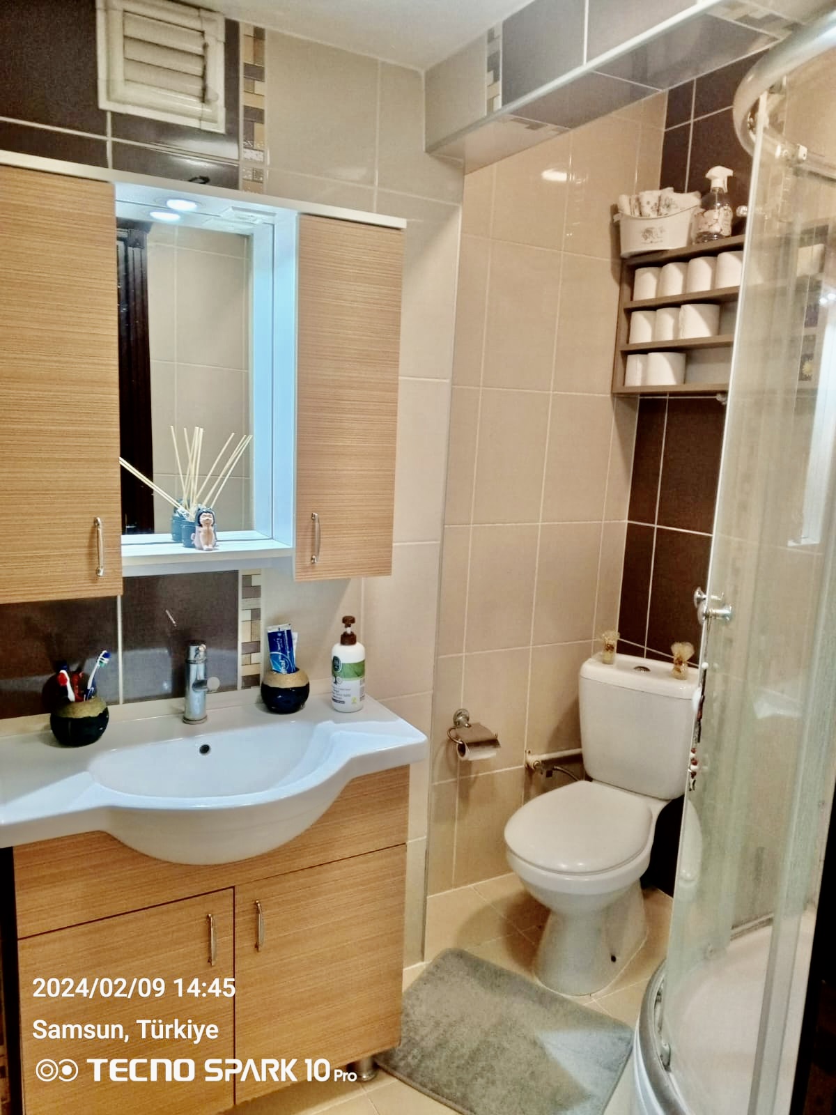 MERKEZİ KONUMDA ARA KAT OTOPARKLI 3+1 DAİRE