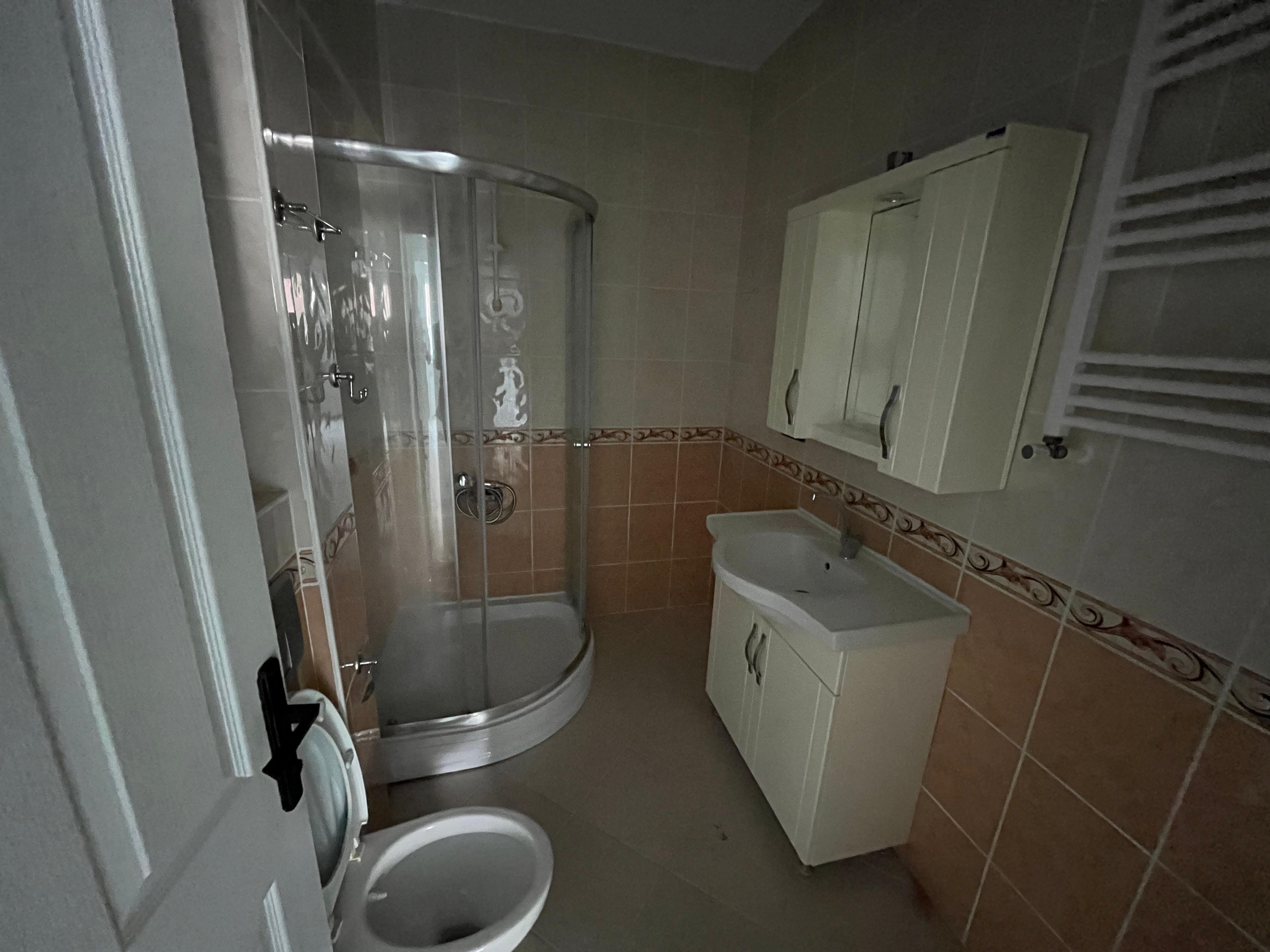 YENİ MAHALLE MEHMET AKİF ERSOY OKULU YANI KİRALIK 3+1