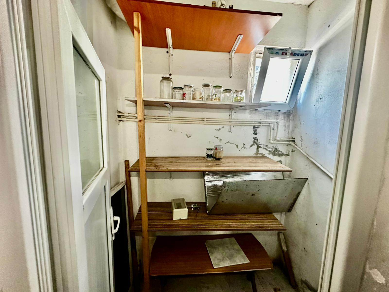 ÇARŞI MERKEZE YAKIN YOL KENARI 3 BALKONLU 140M2 MASRAFSIZ 2+1